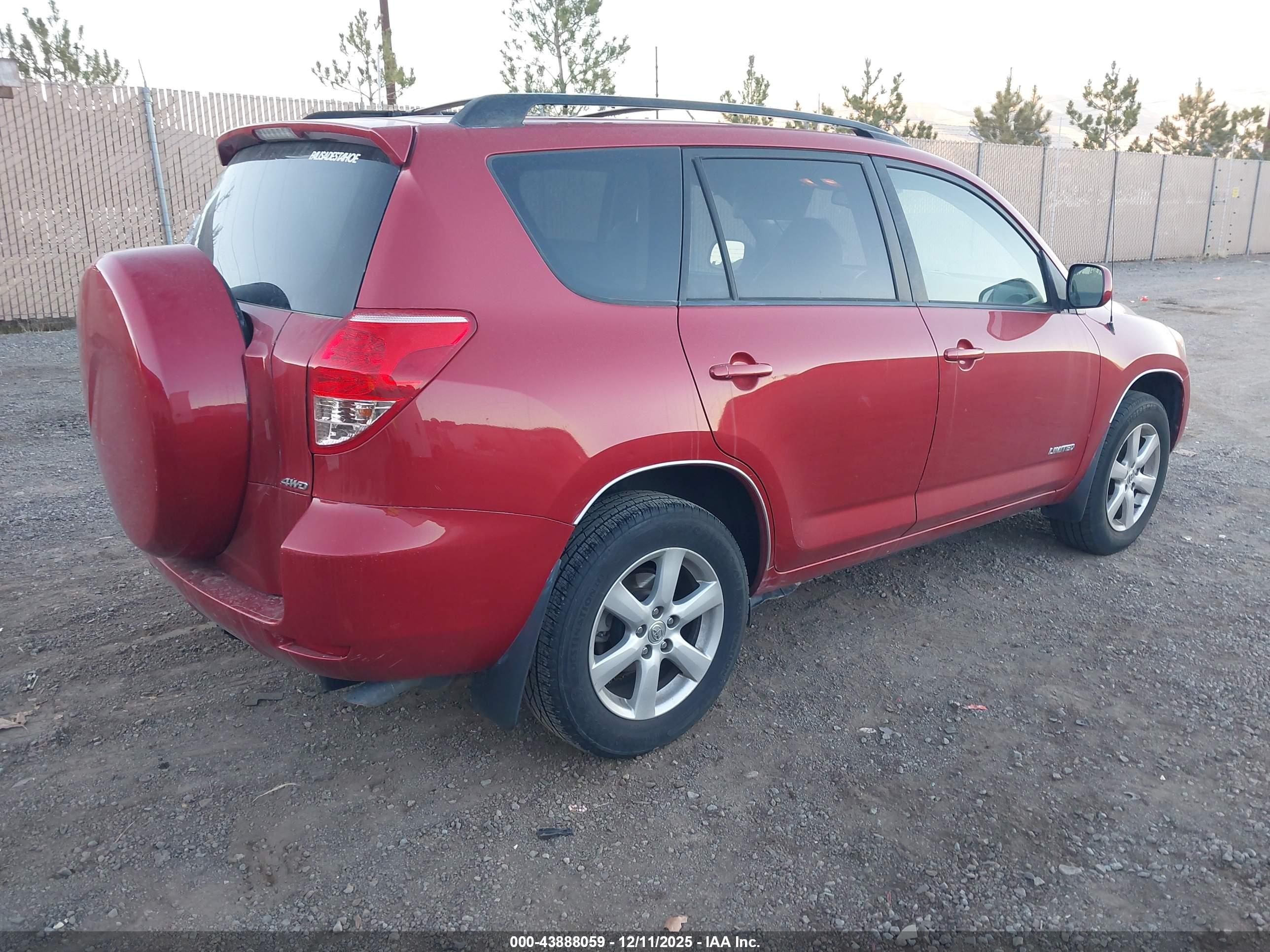 TOYOTA RAV4 image 4