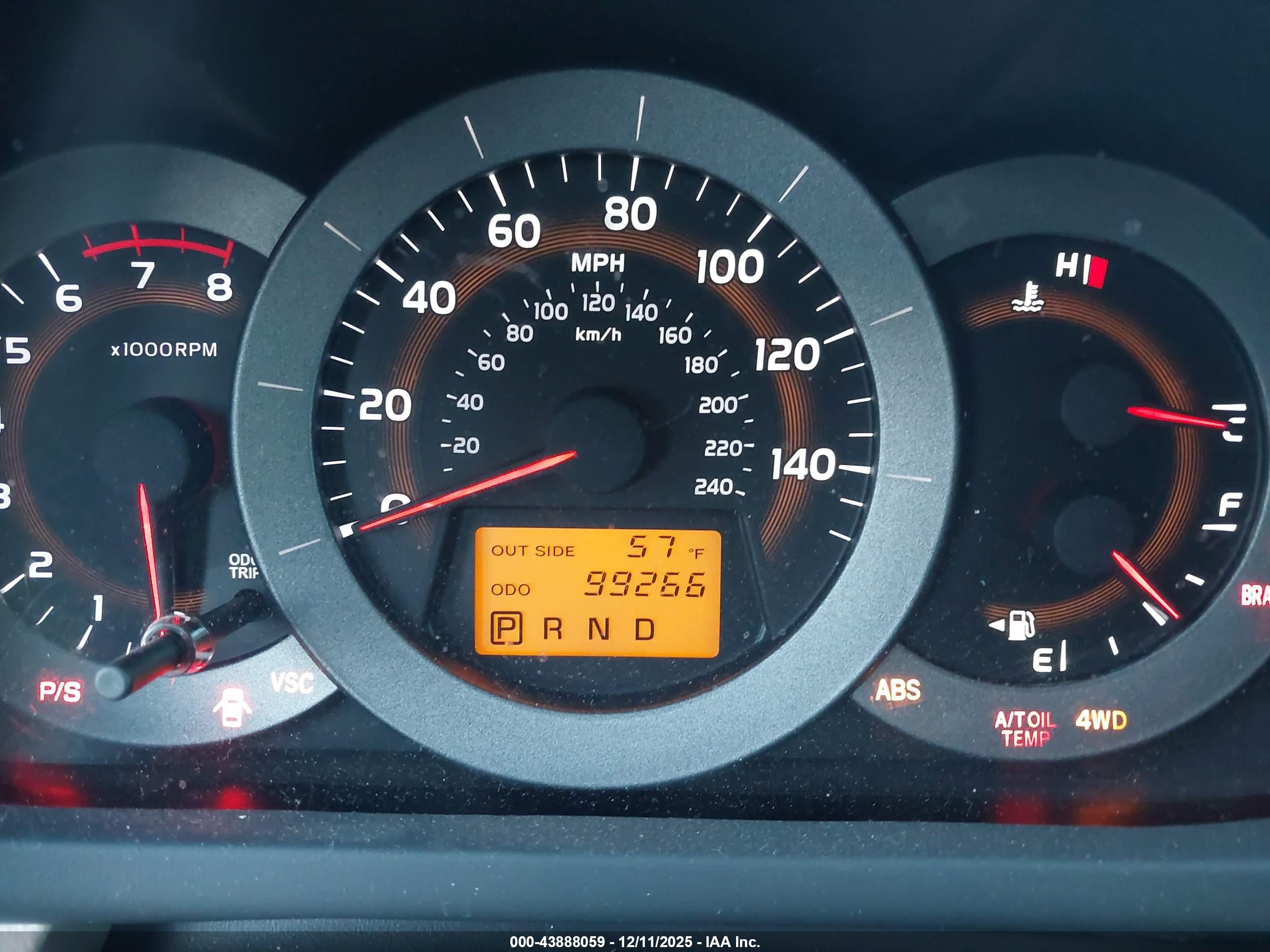 TOYOTA RAV4 image 7