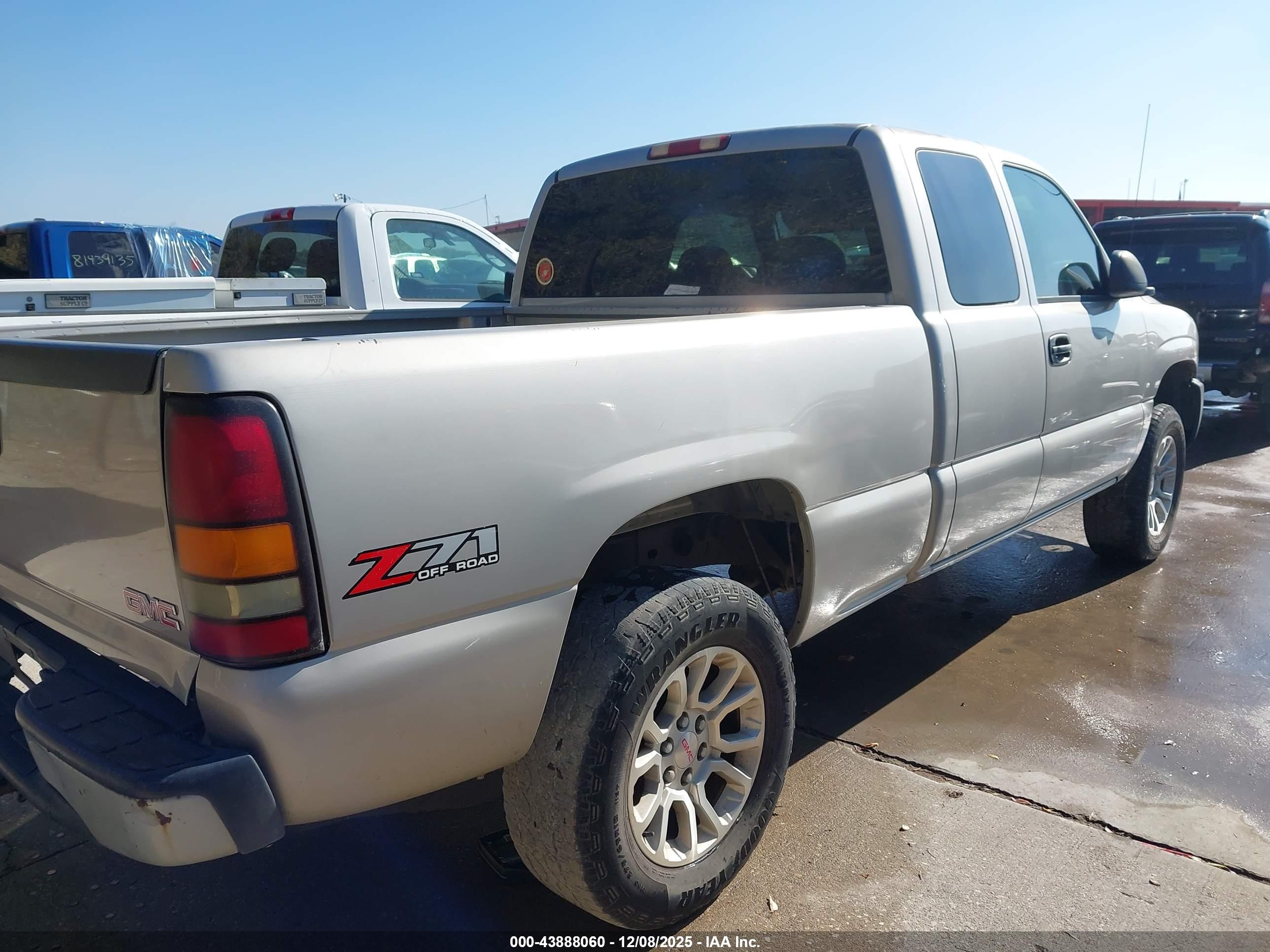 GMC SIERRA image 4