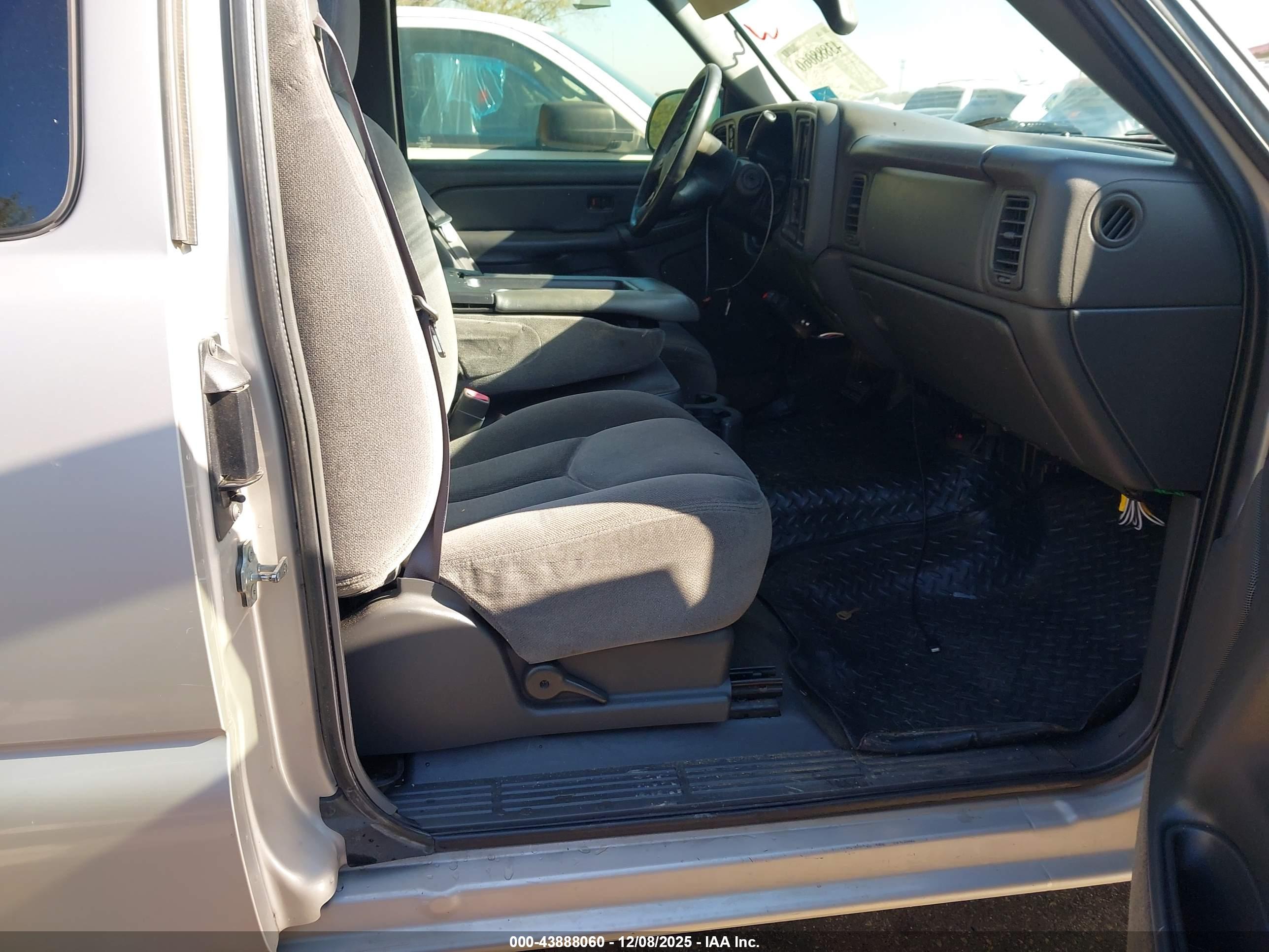 GMC SIERRA image 5