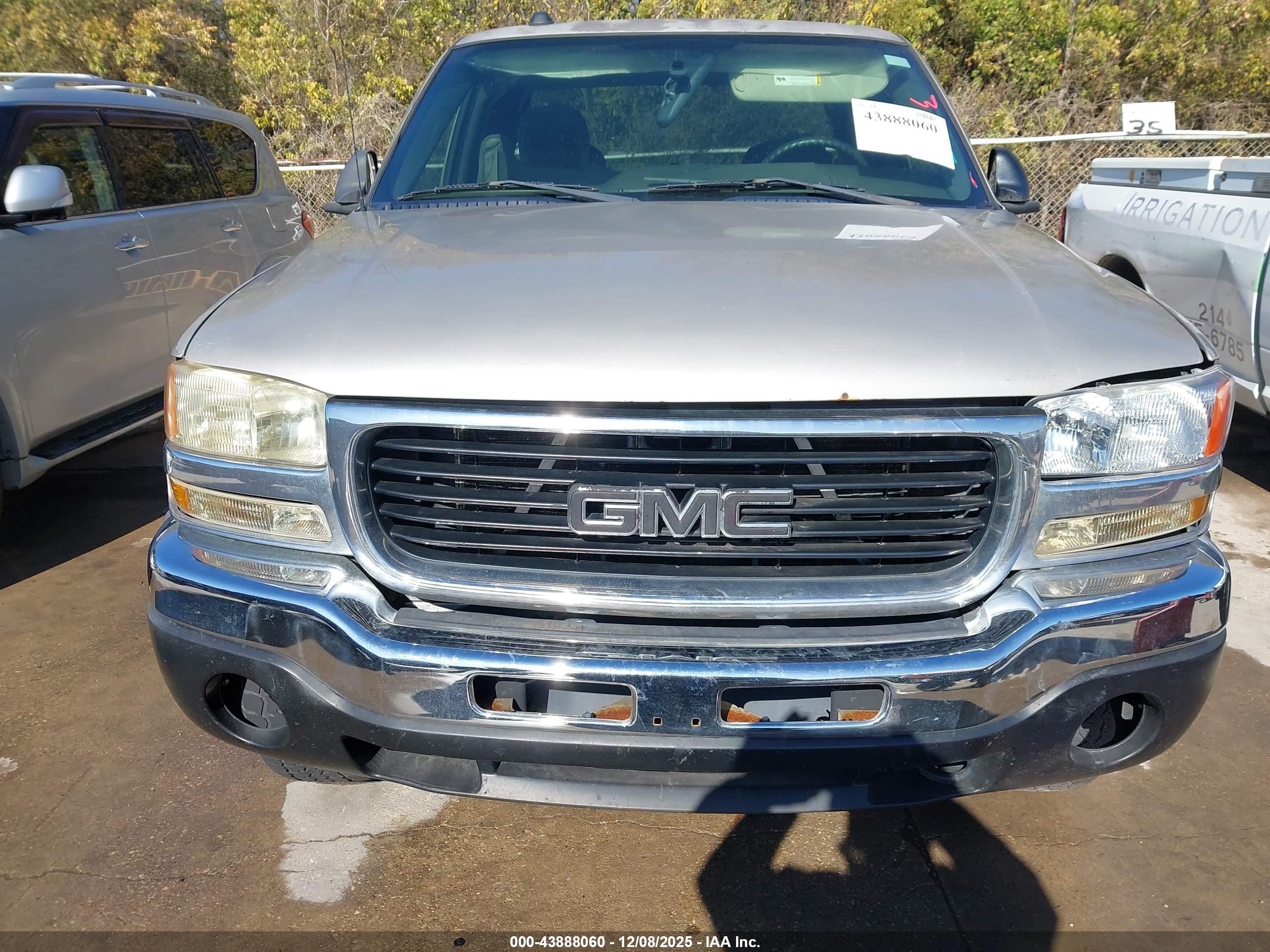 GMC SIERRA image 6