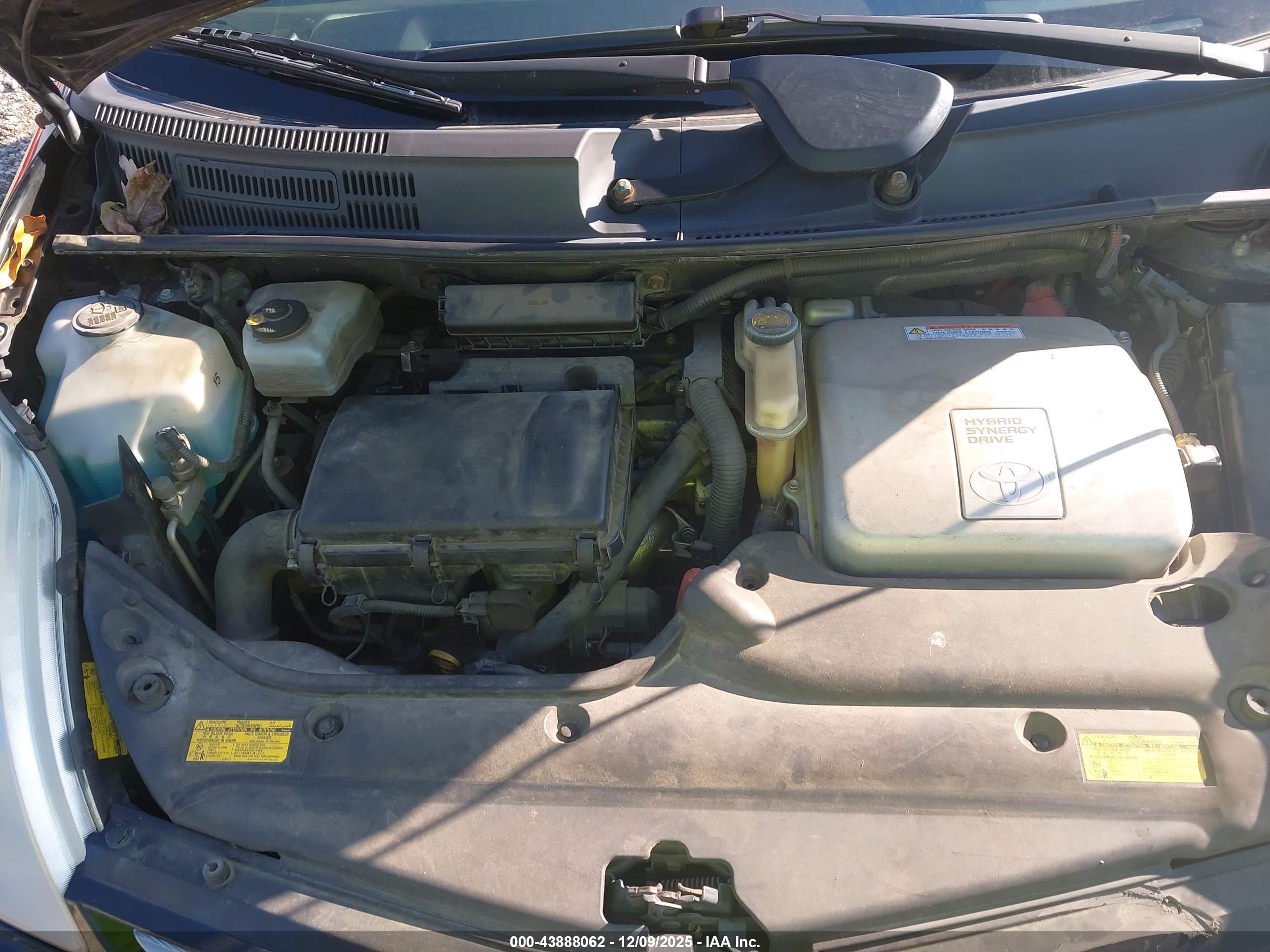TOYOTA PRIUS image 10