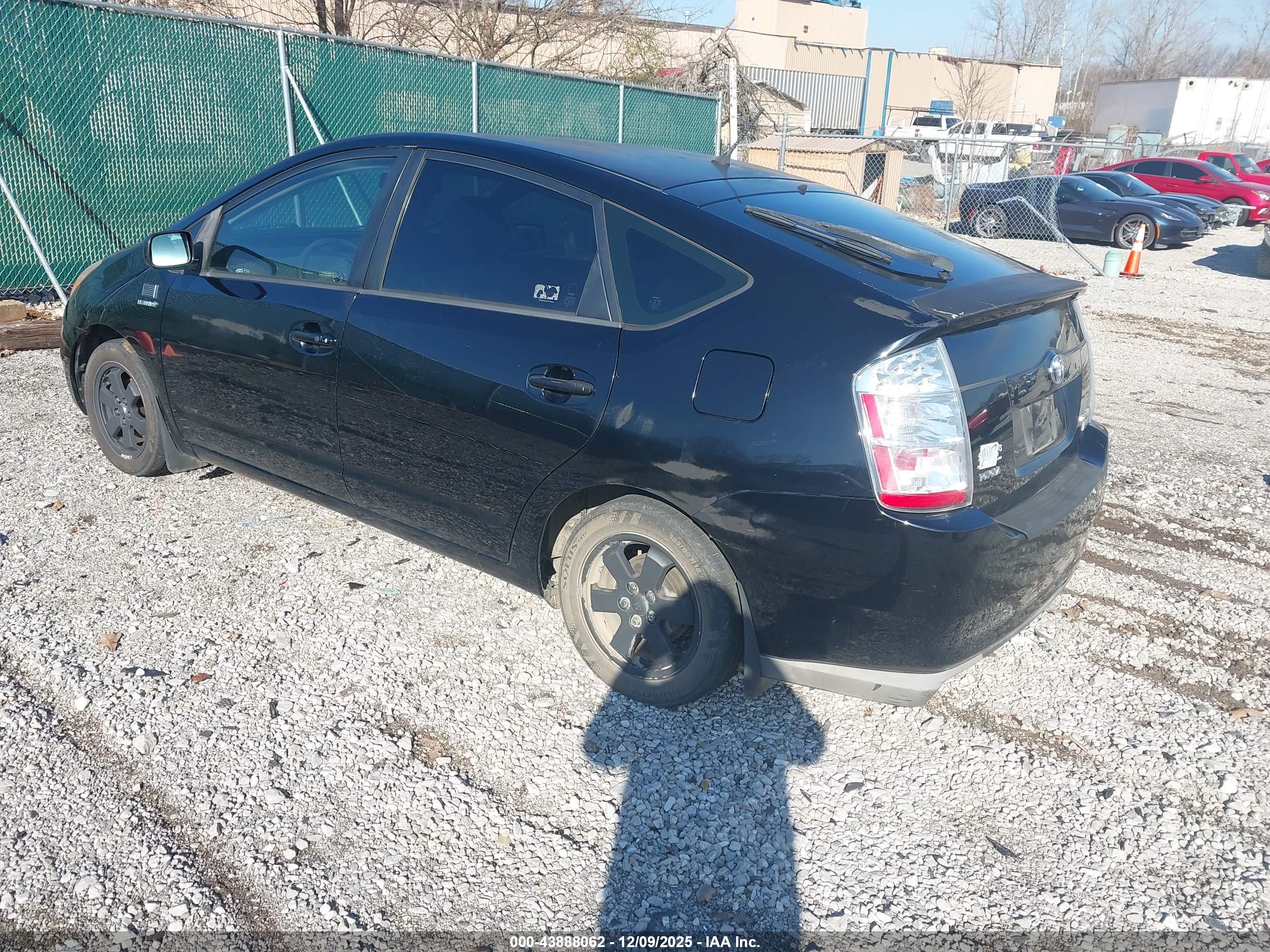 TOYOTA PRIUS image 3