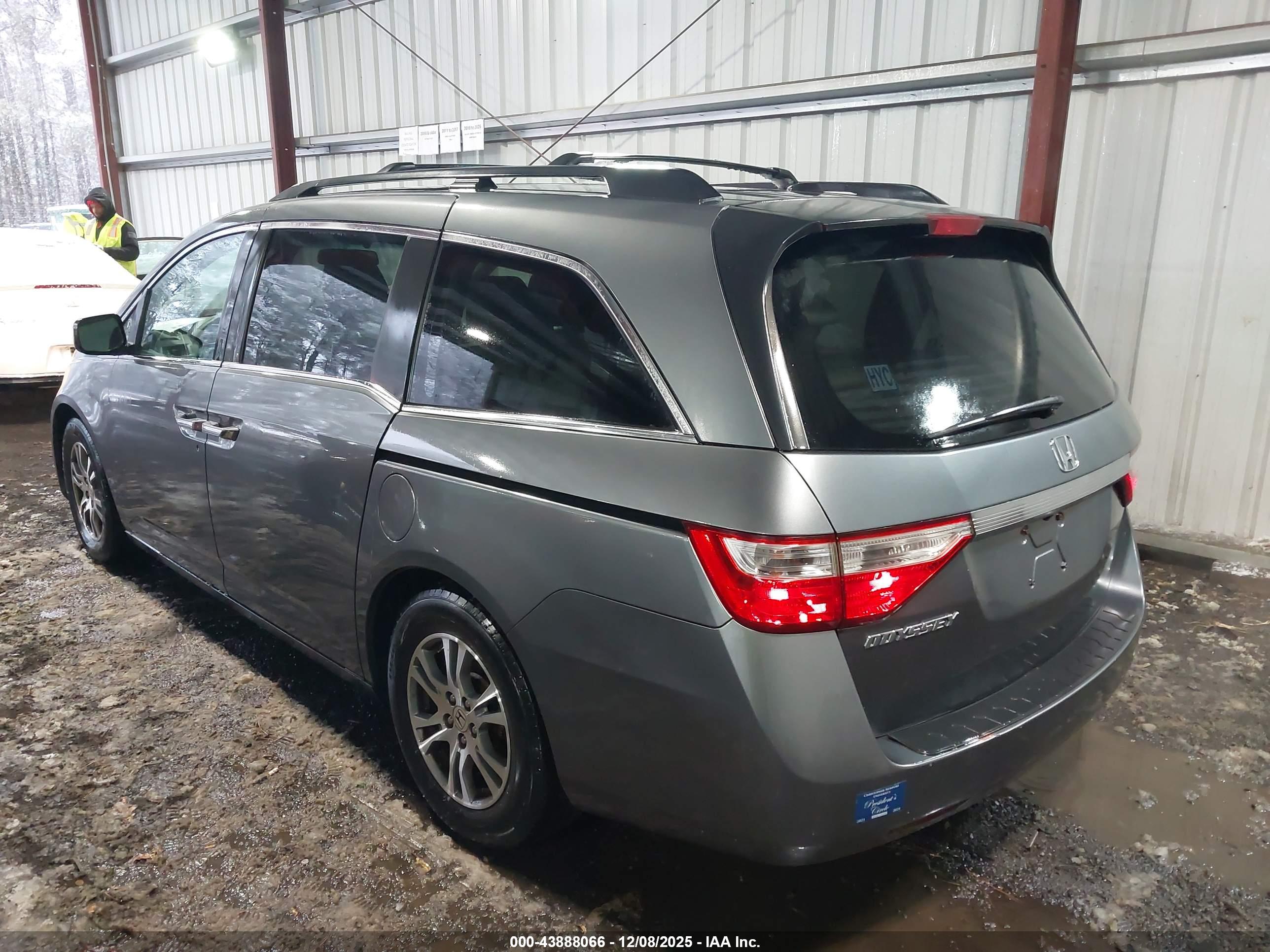 HONDA ODYSSEY image 3
