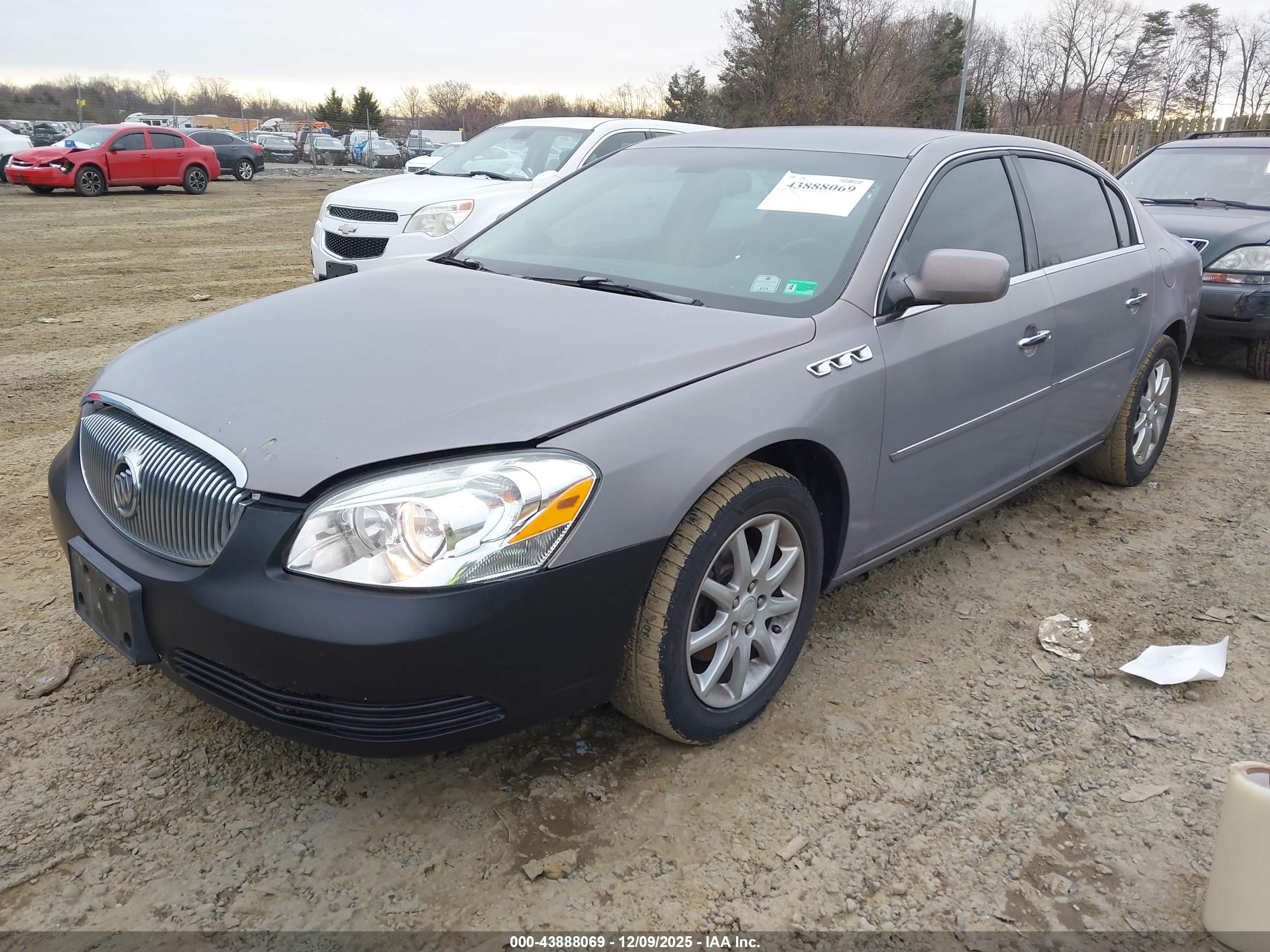 BUICK LUCERNE image 2