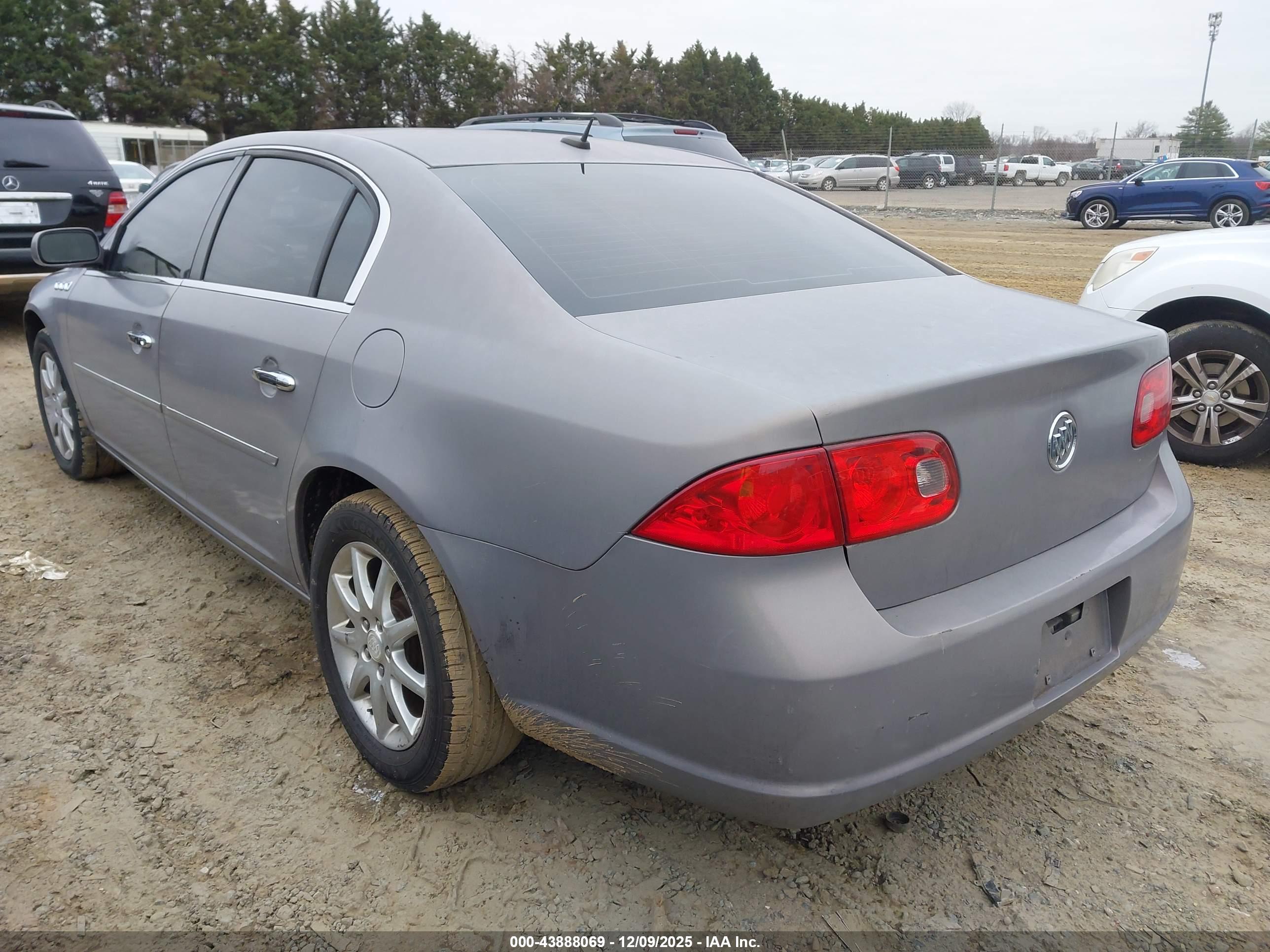 BUICK LUCERNE image 3
