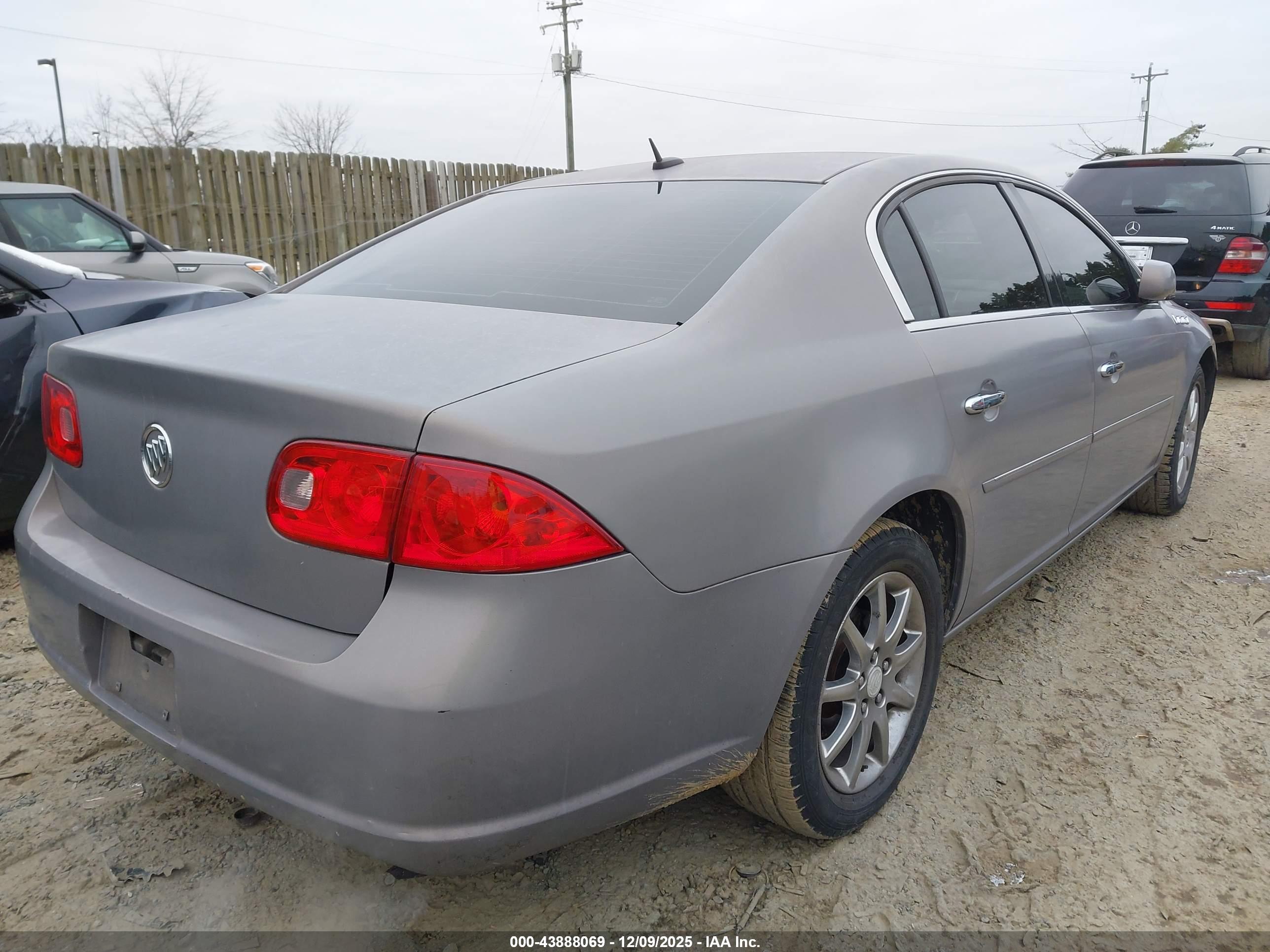 BUICK LUCERNE image 4