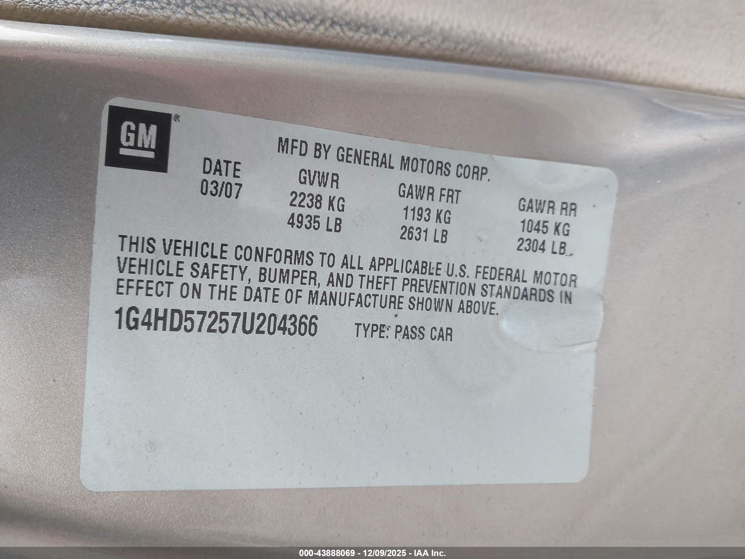 BUICK LUCERNE image 9
