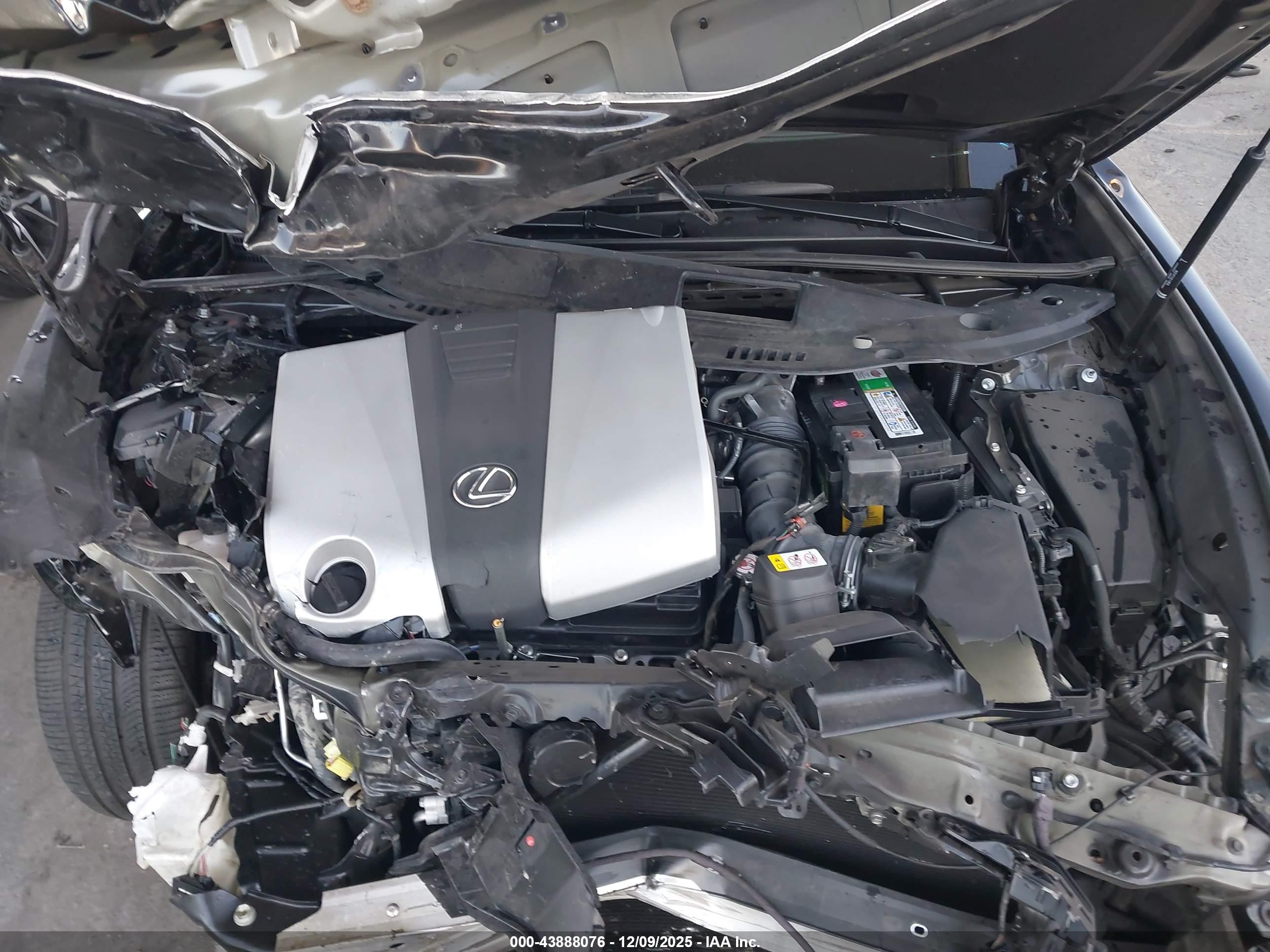 LEXUS ES image 10