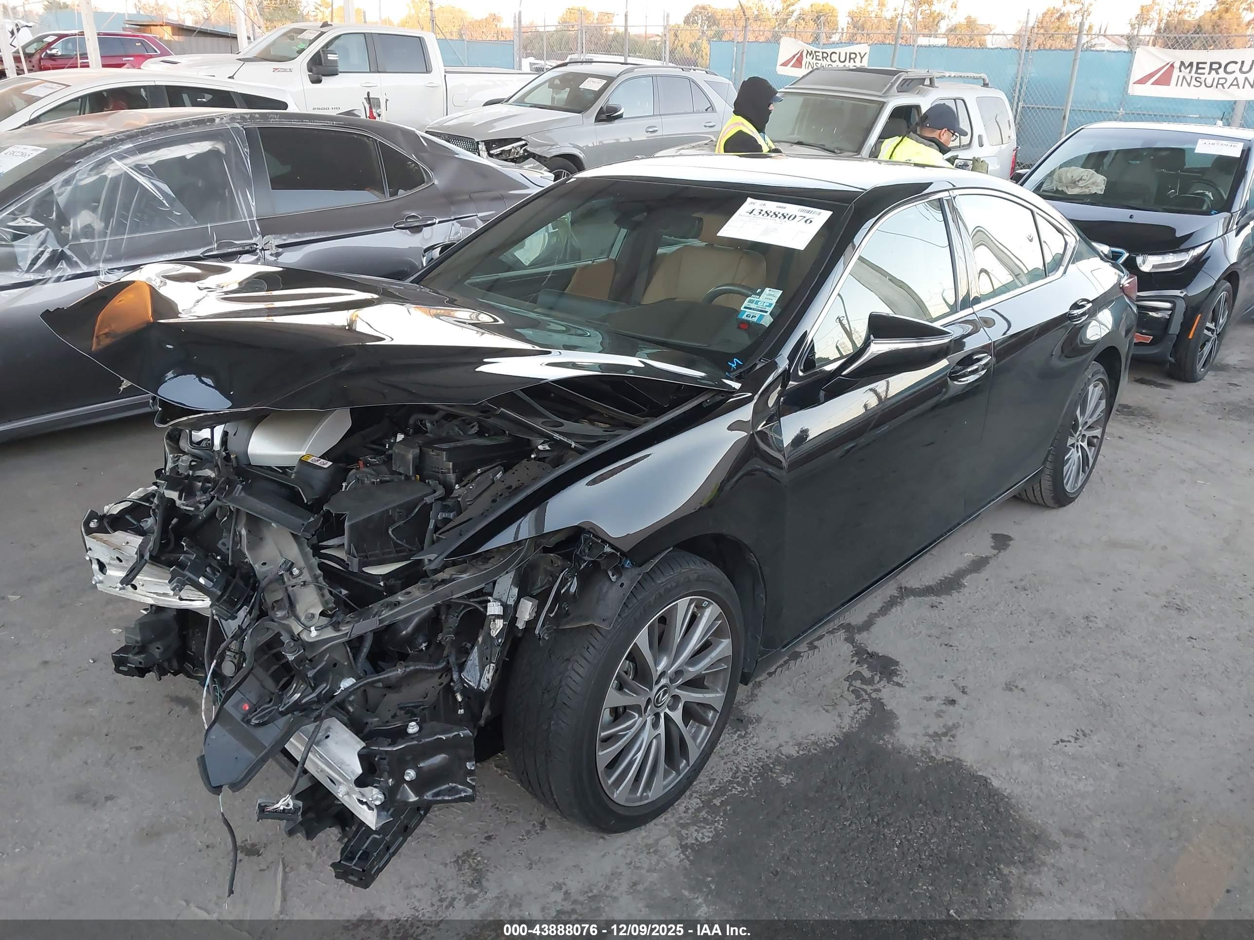 LEXUS ES image 2