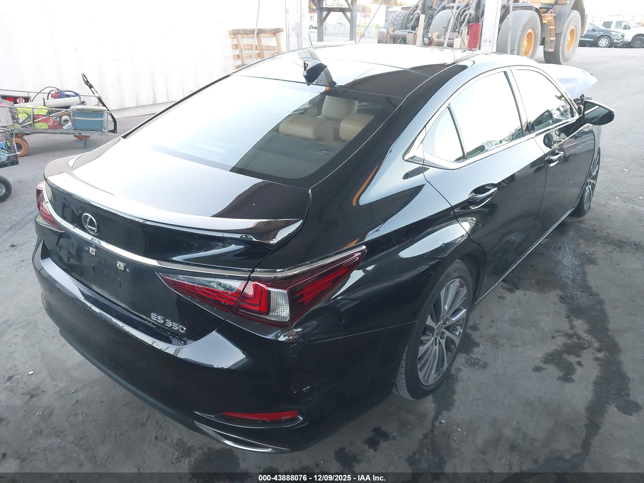 LEXUS ES image 4