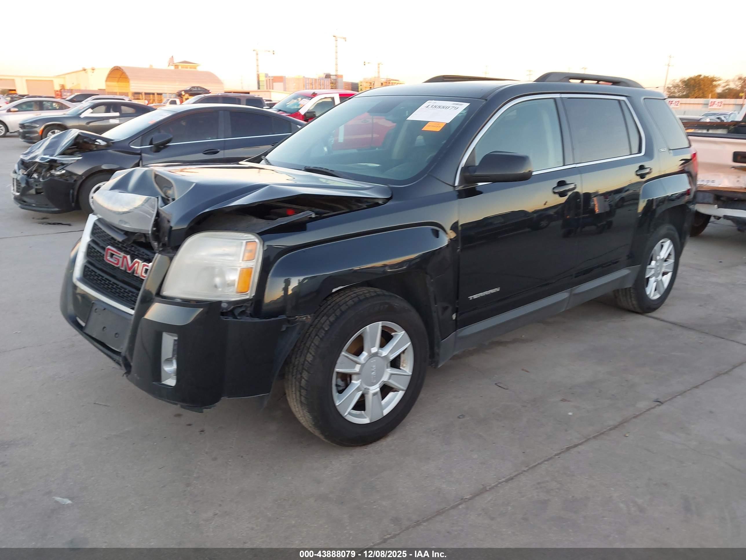 GMC TERRAIN image 2