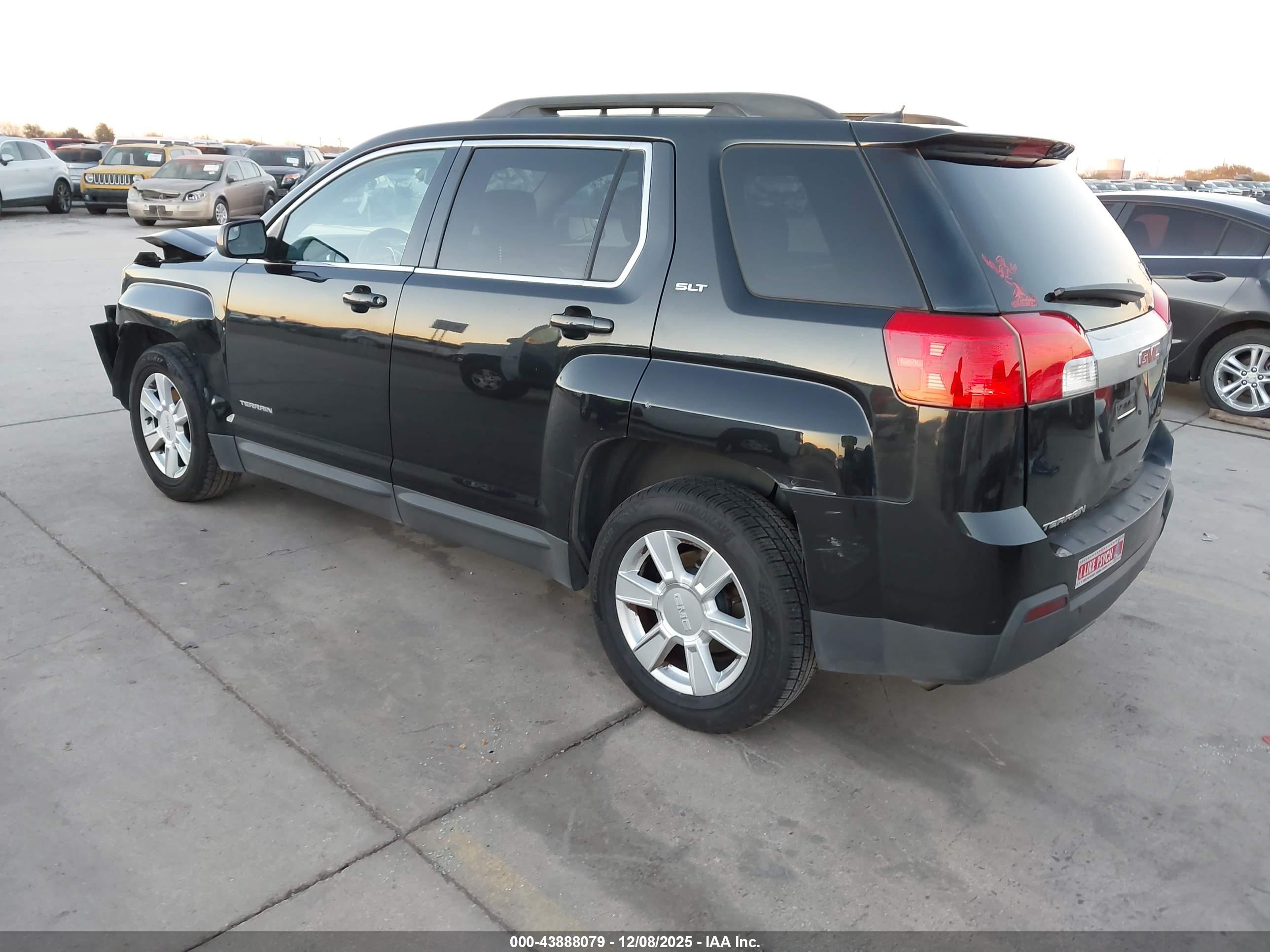 GMC TERRAIN image 3