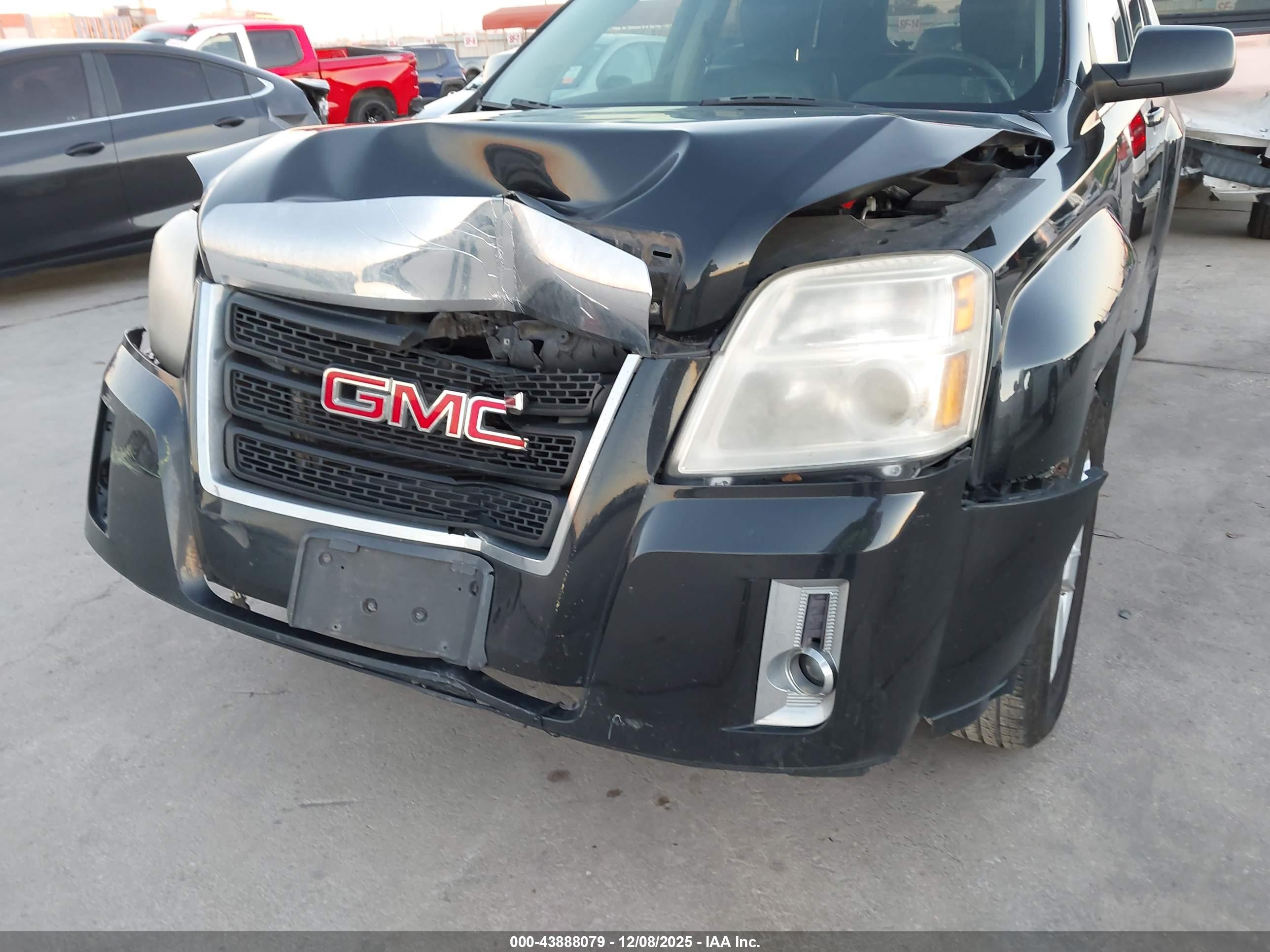 GMC TERRAIN image 6