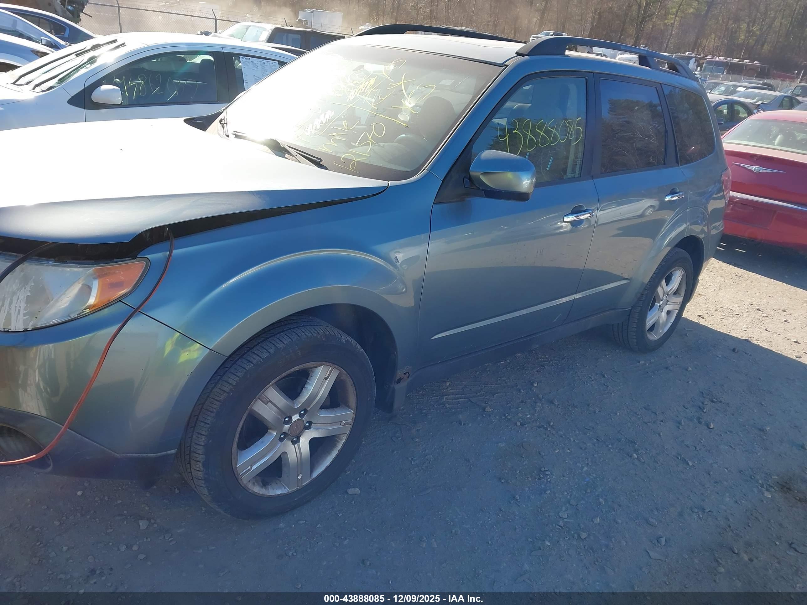 SUBARU FORESTER image 2