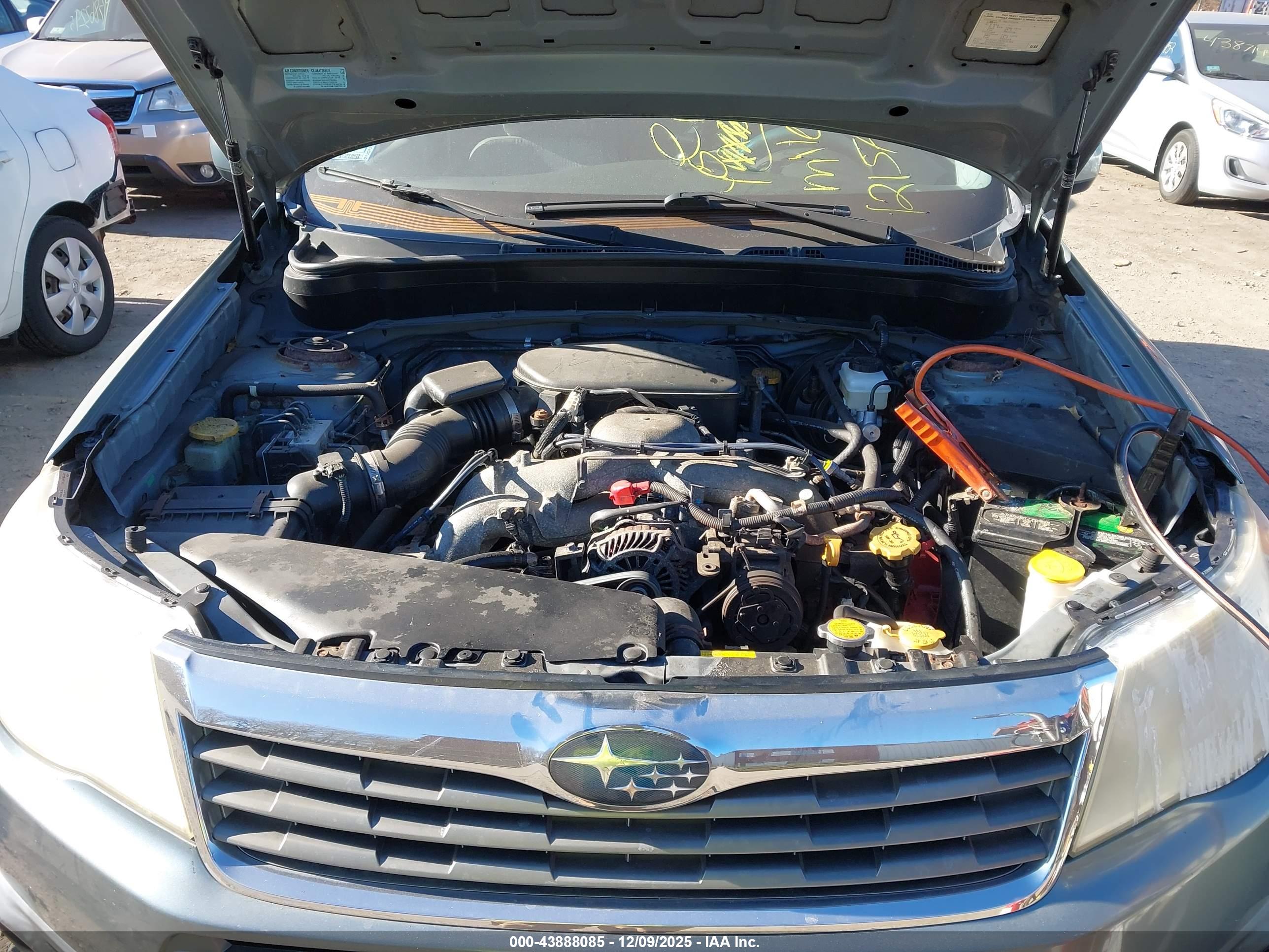 SUBARU FORESTER image 6