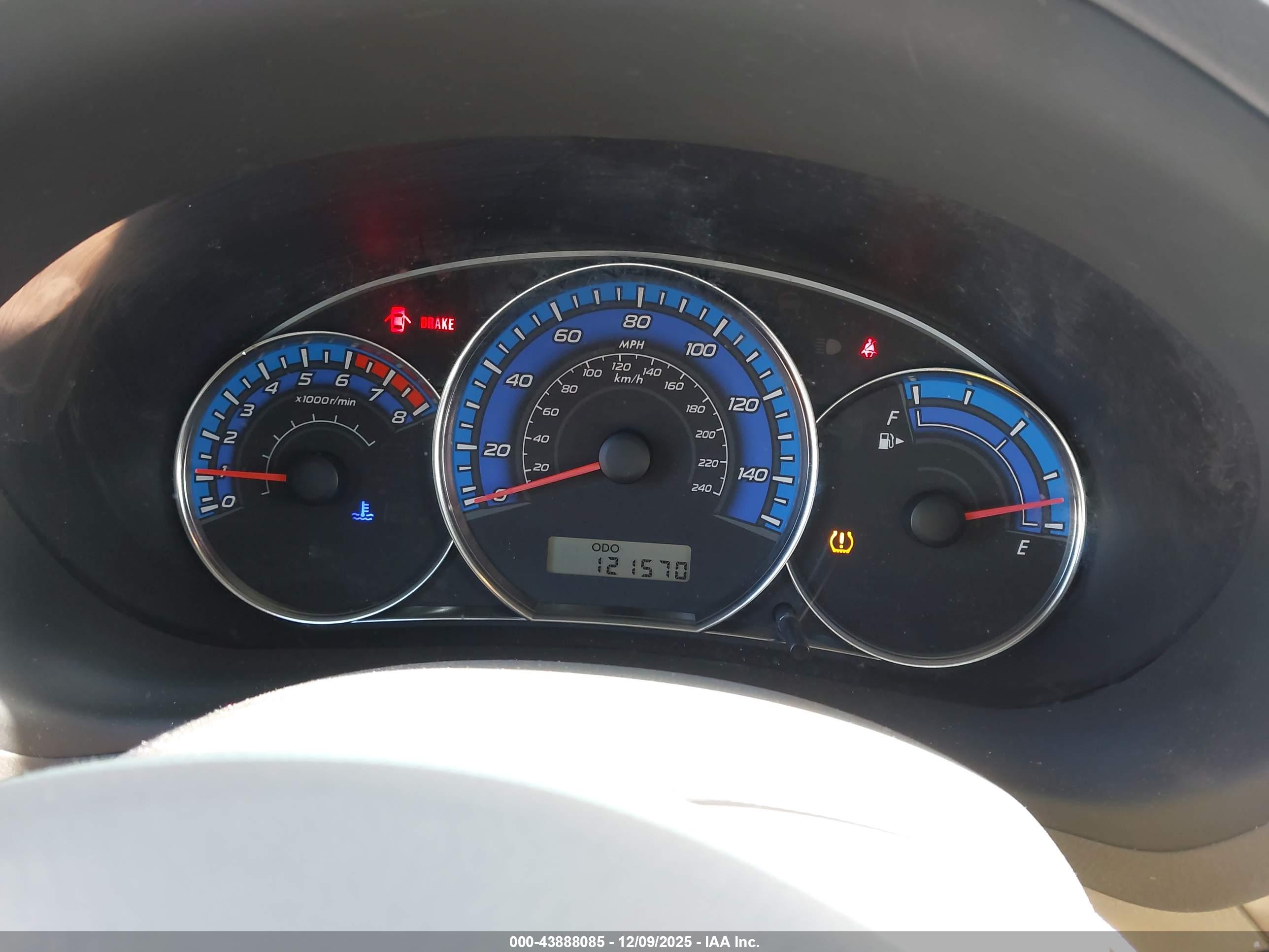 SUBARU FORESTER image 7