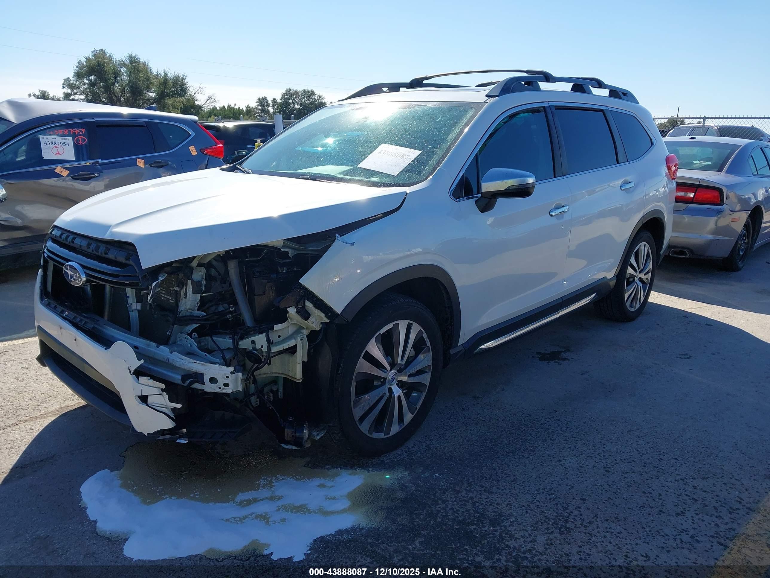 SUBARU ASCENT image 2