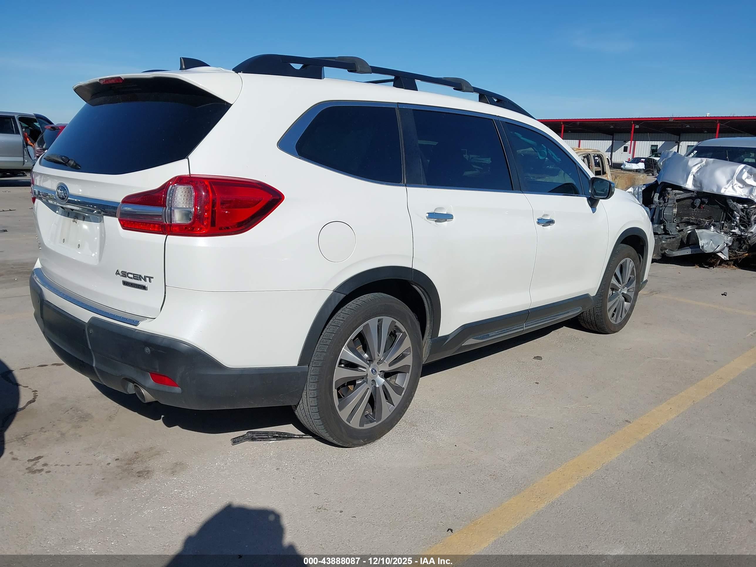 SUBARU ASCENT image 4