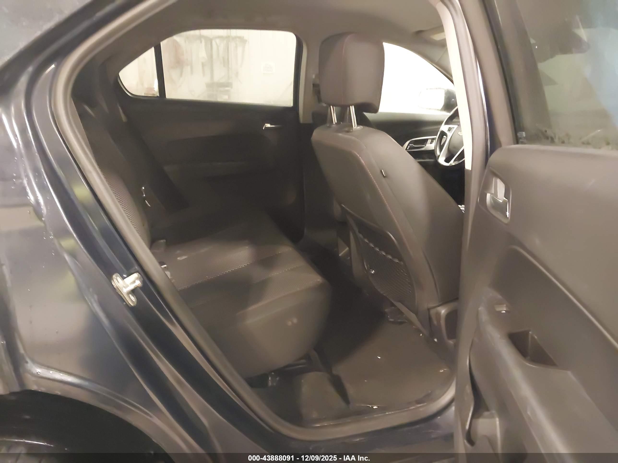 CHEVROLET EQUINOX image 8