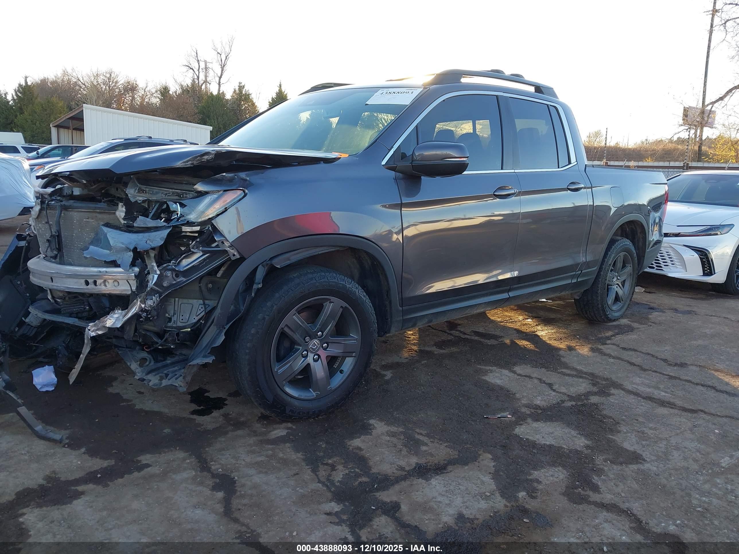 HONDA RIDGELINE image 2