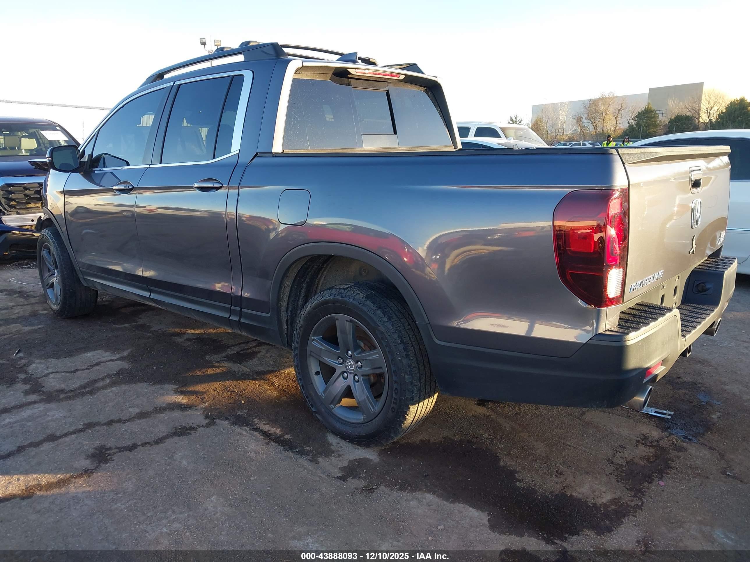HONDA RIDGELINE image 3
