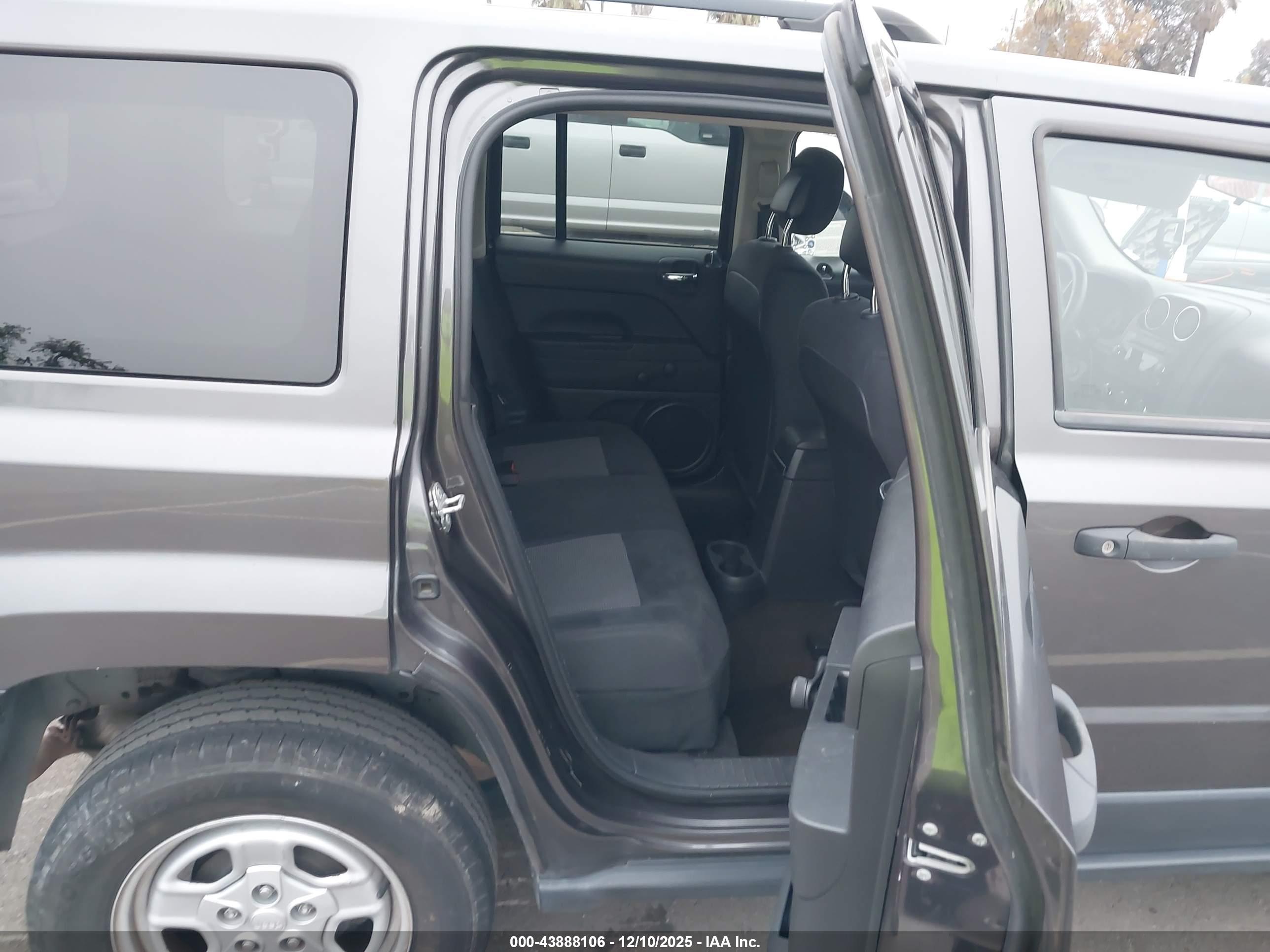 JEEP PATRIOT image 8