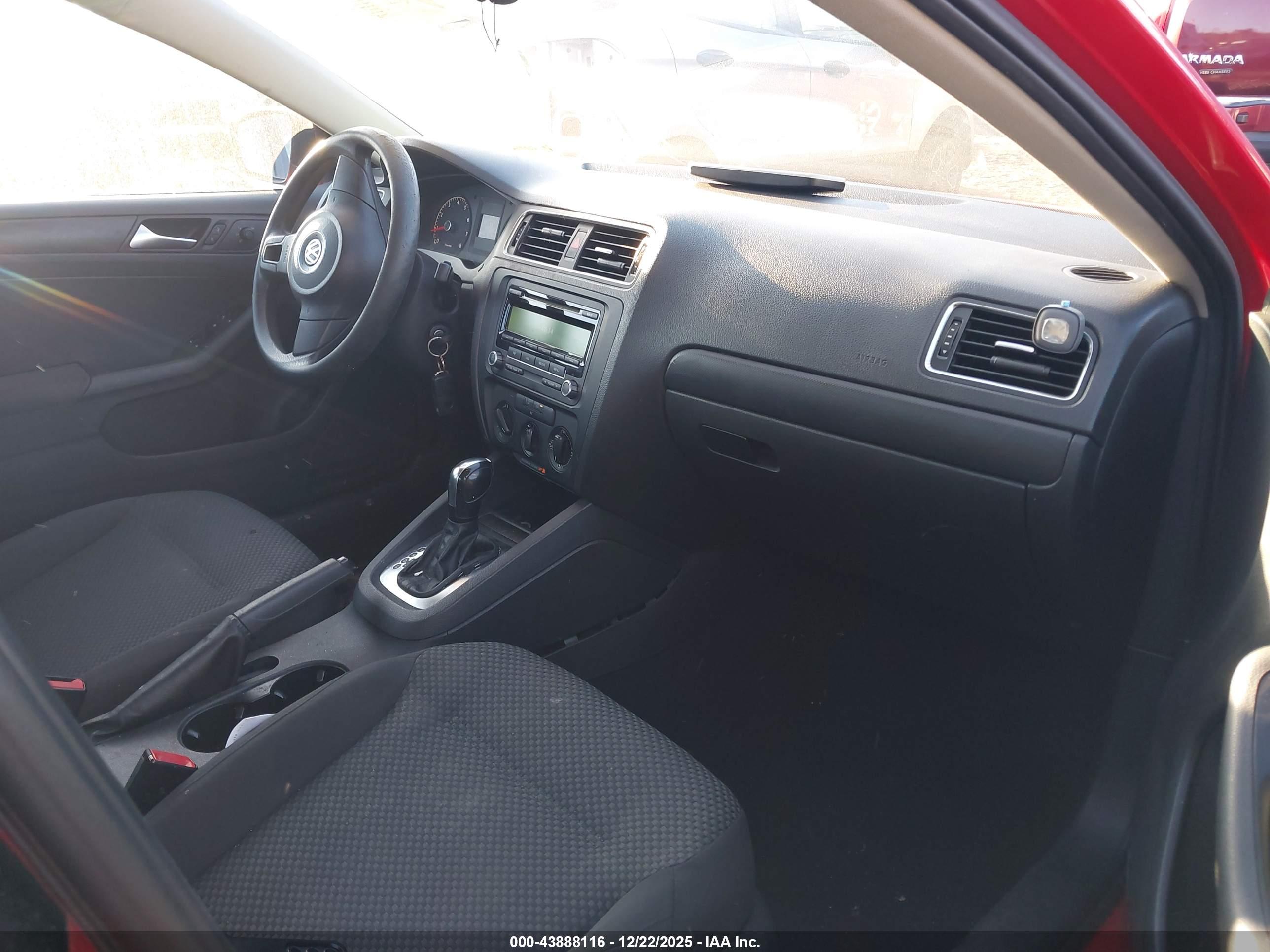 VOLKSWAGEN JETTA image 5