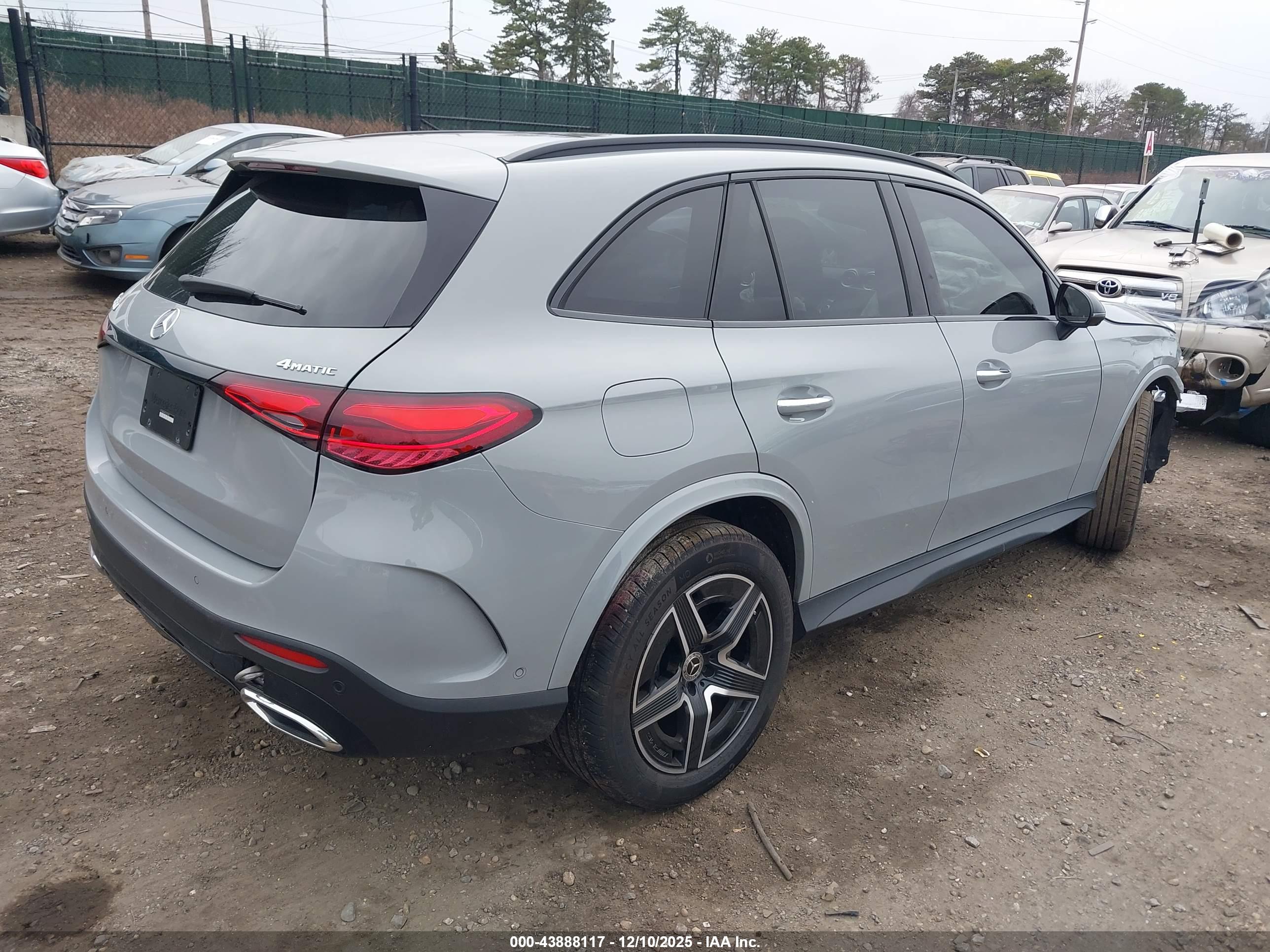 MERCEDES-BENZ GLC image 4