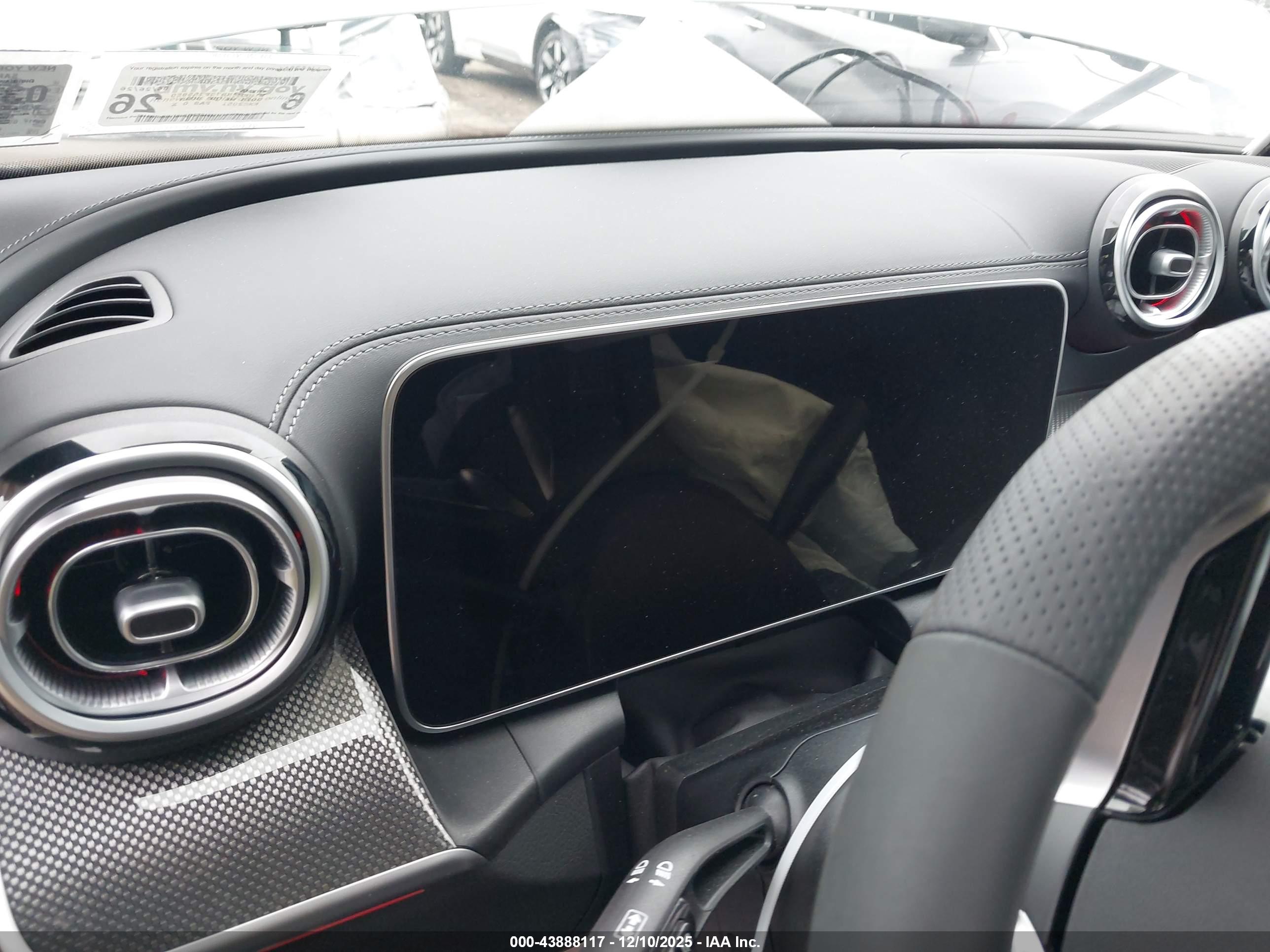 MERCEDES-BENZ GLC image 7