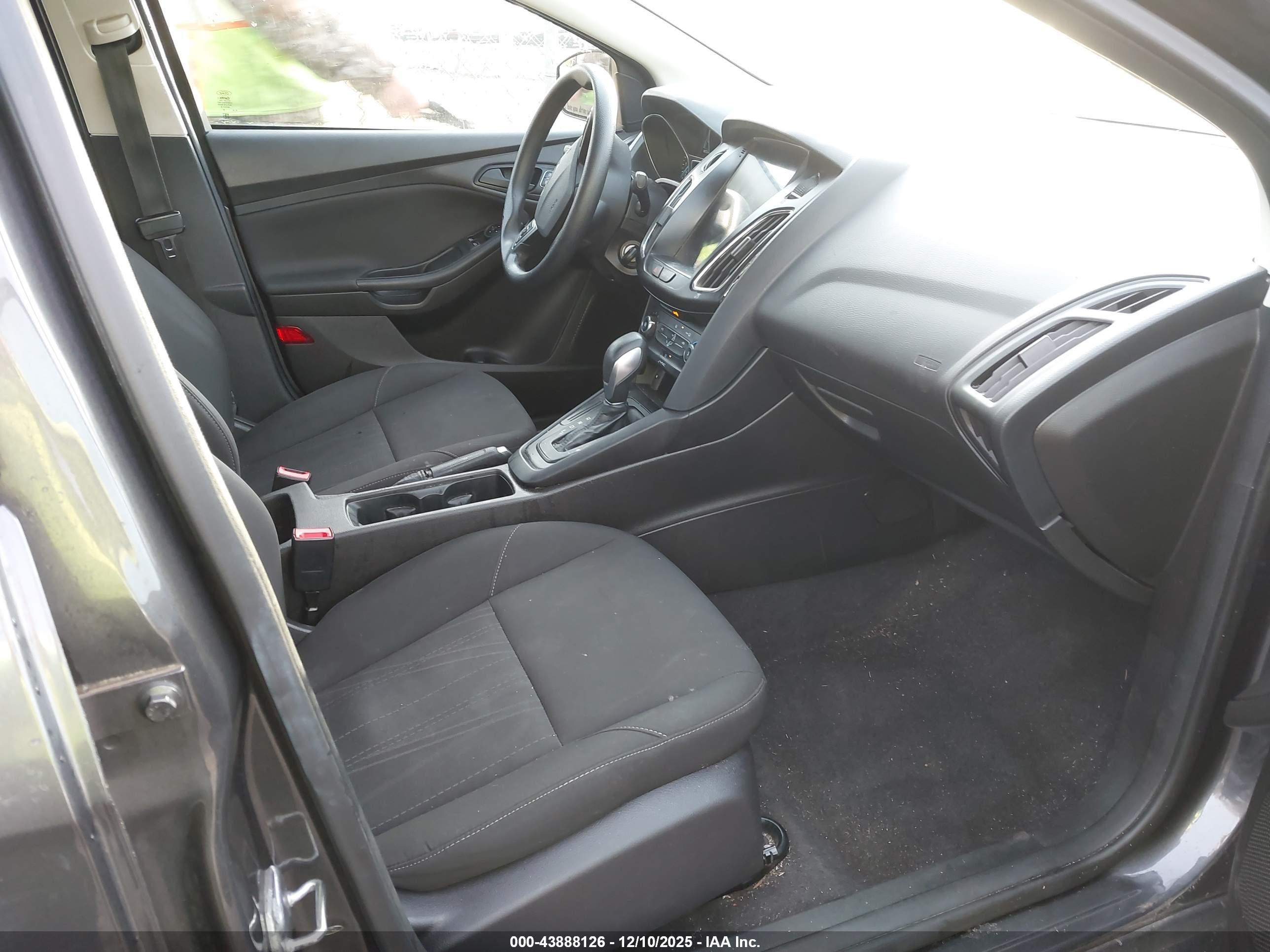 FORD FOCUS image 5