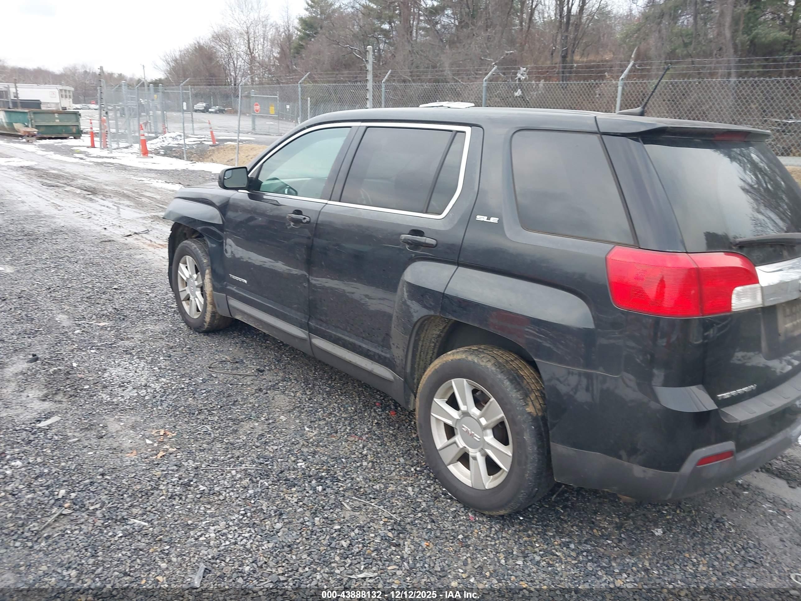 GMC TERRAIN image 3
