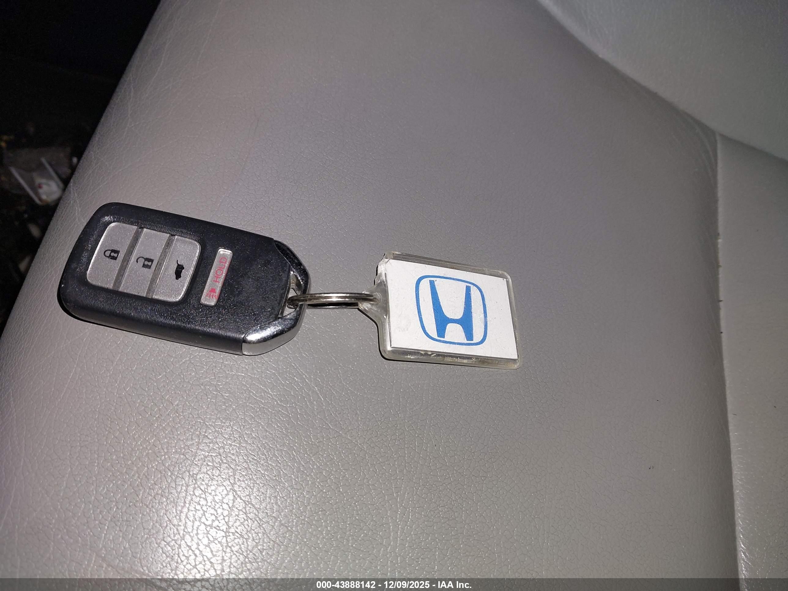 HONDA CR-V image 11