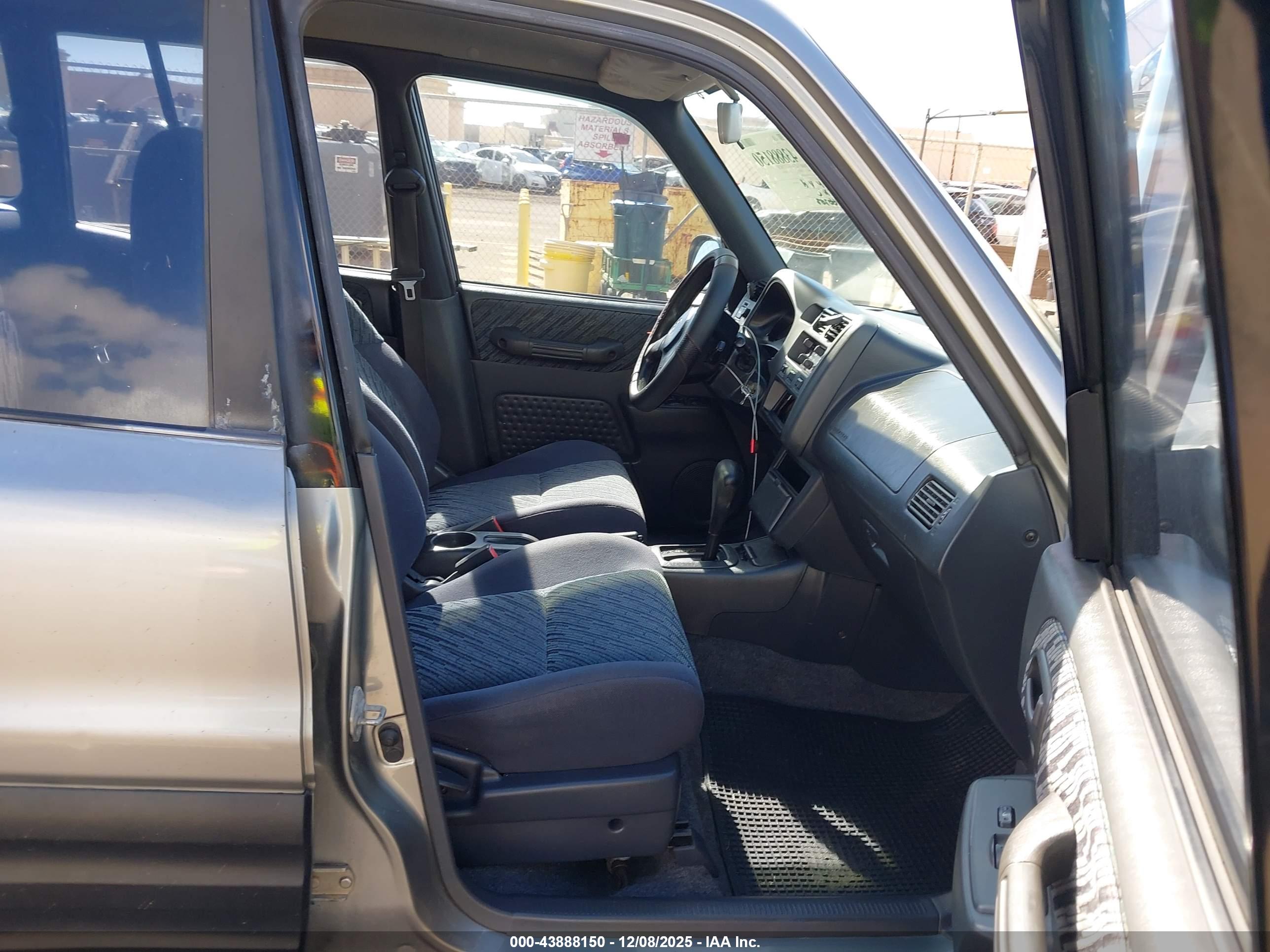 TOYOTA RAV4 image 5