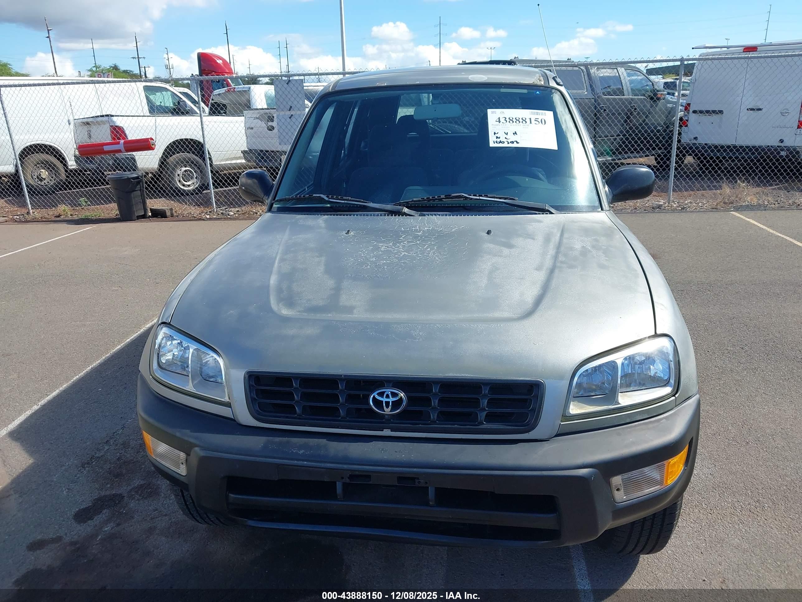 TOYOTA RAV4 image 6