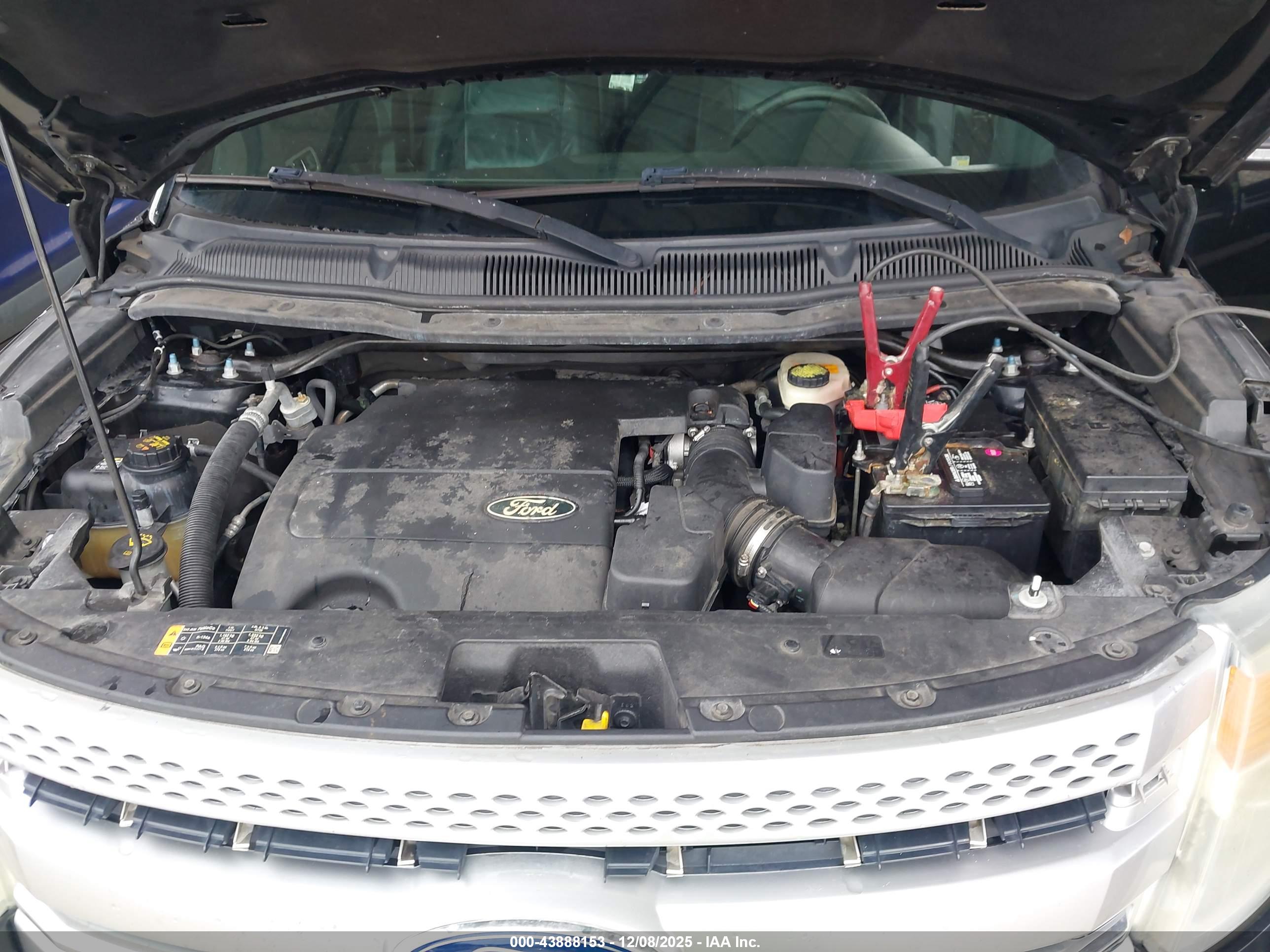 FORD EXPLORER image 10