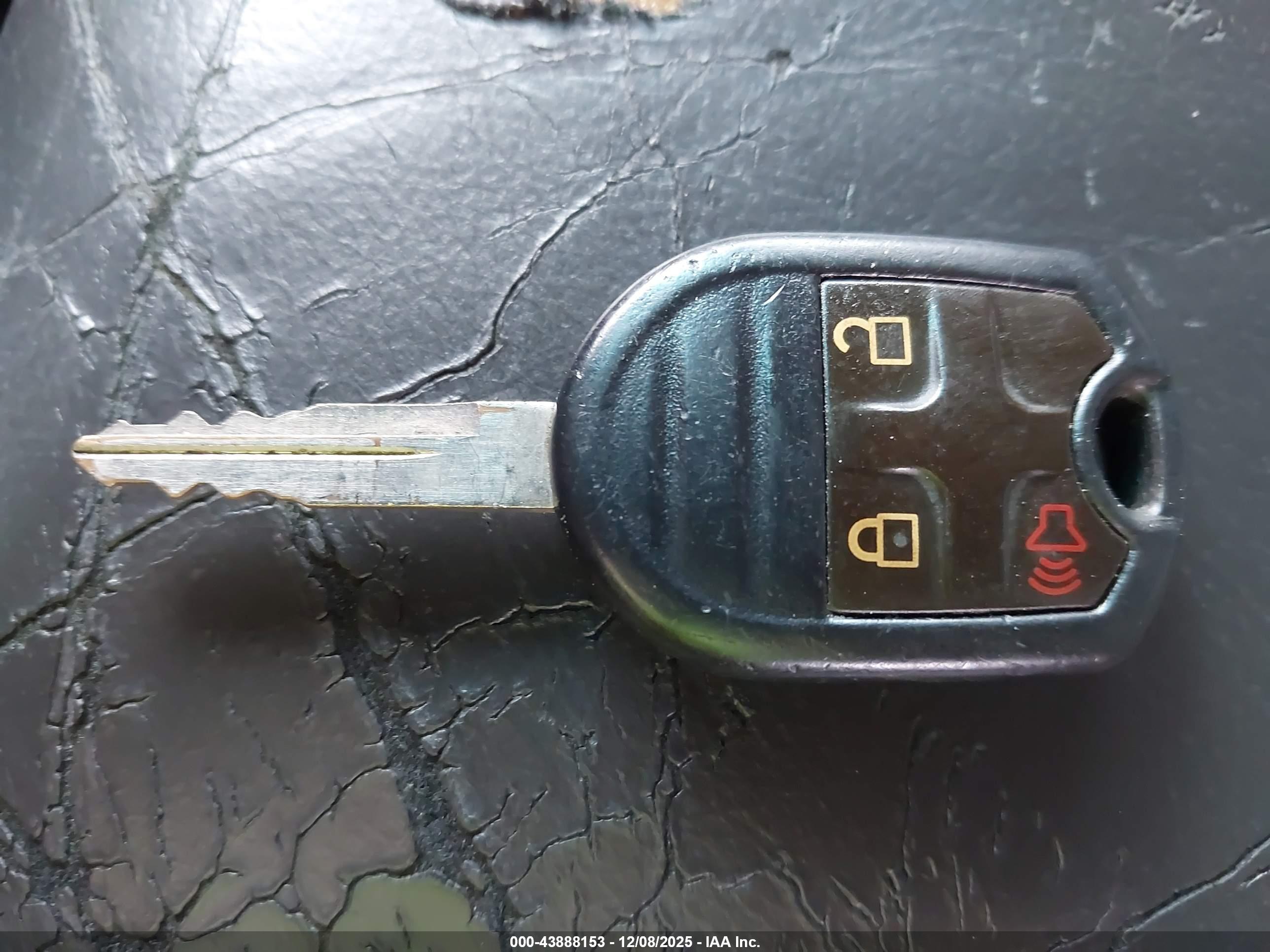 FORD EXPLORER image 11