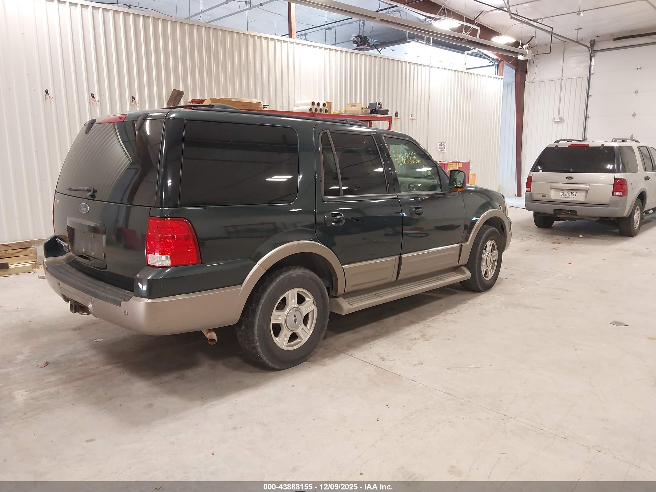 FORD EXPEDITION image 4