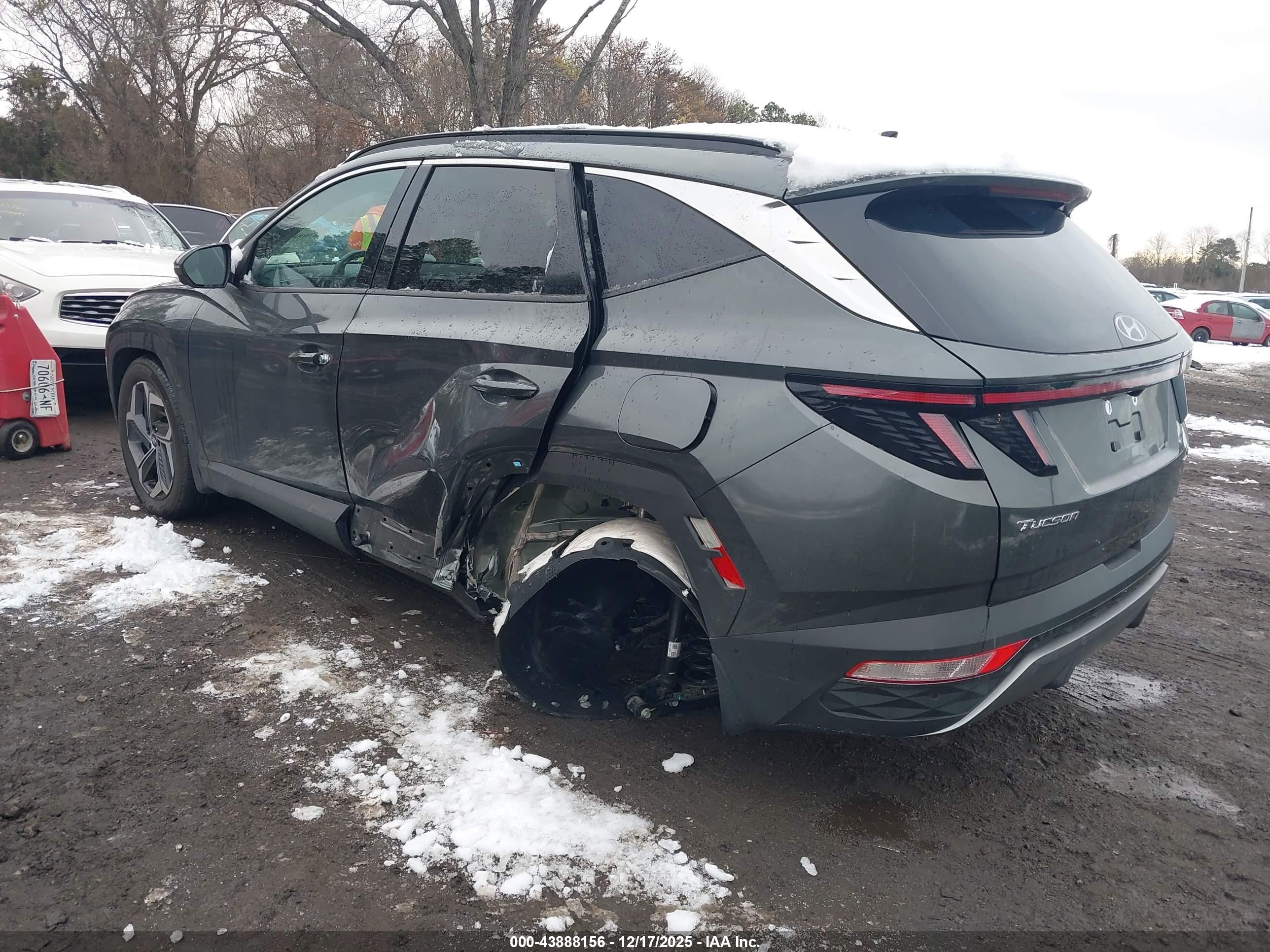HYUNDAI TUCSON image 3