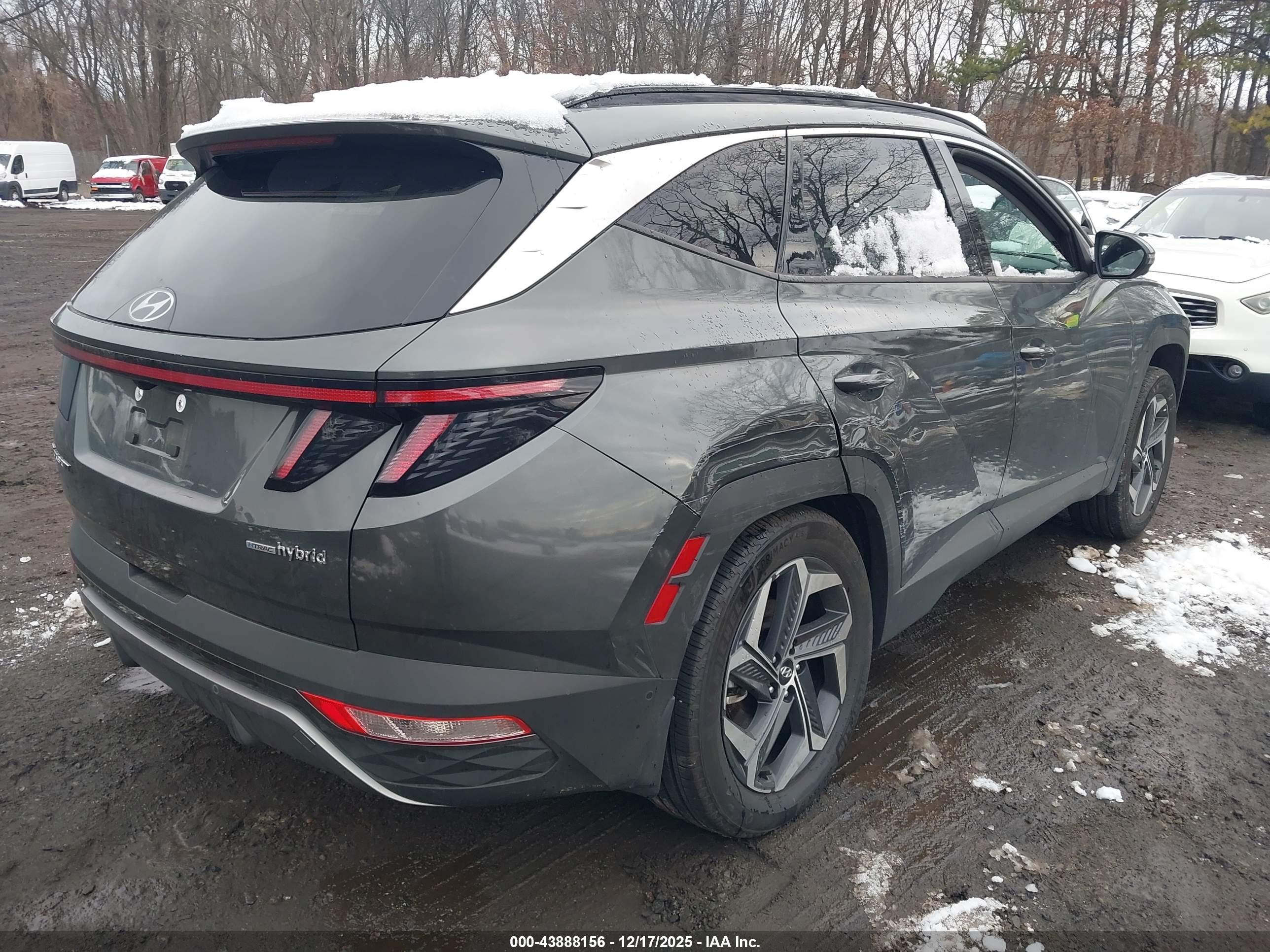 HYUNDAI TUCSON image 4