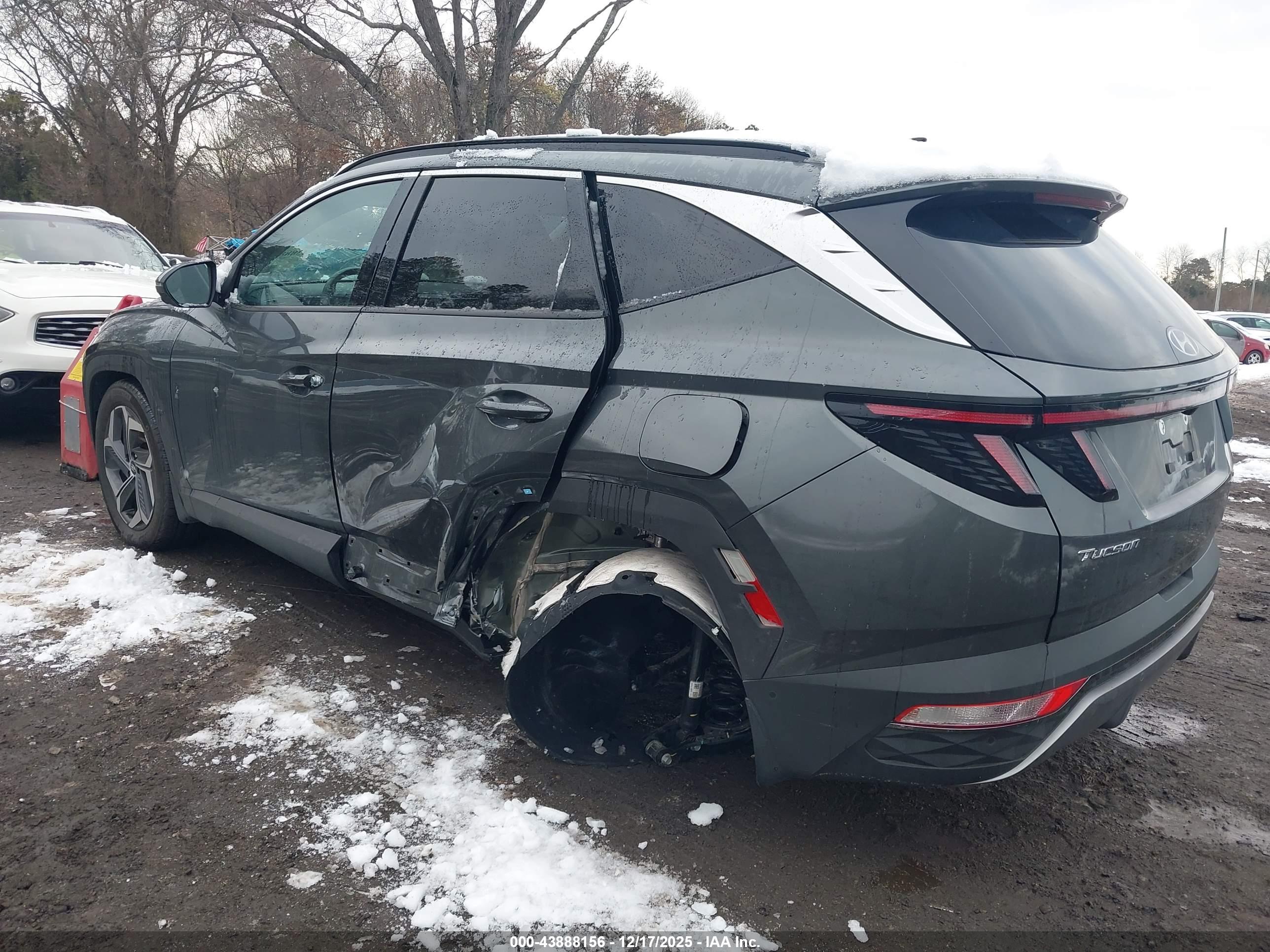 HYUNDAI TUCSON image 6