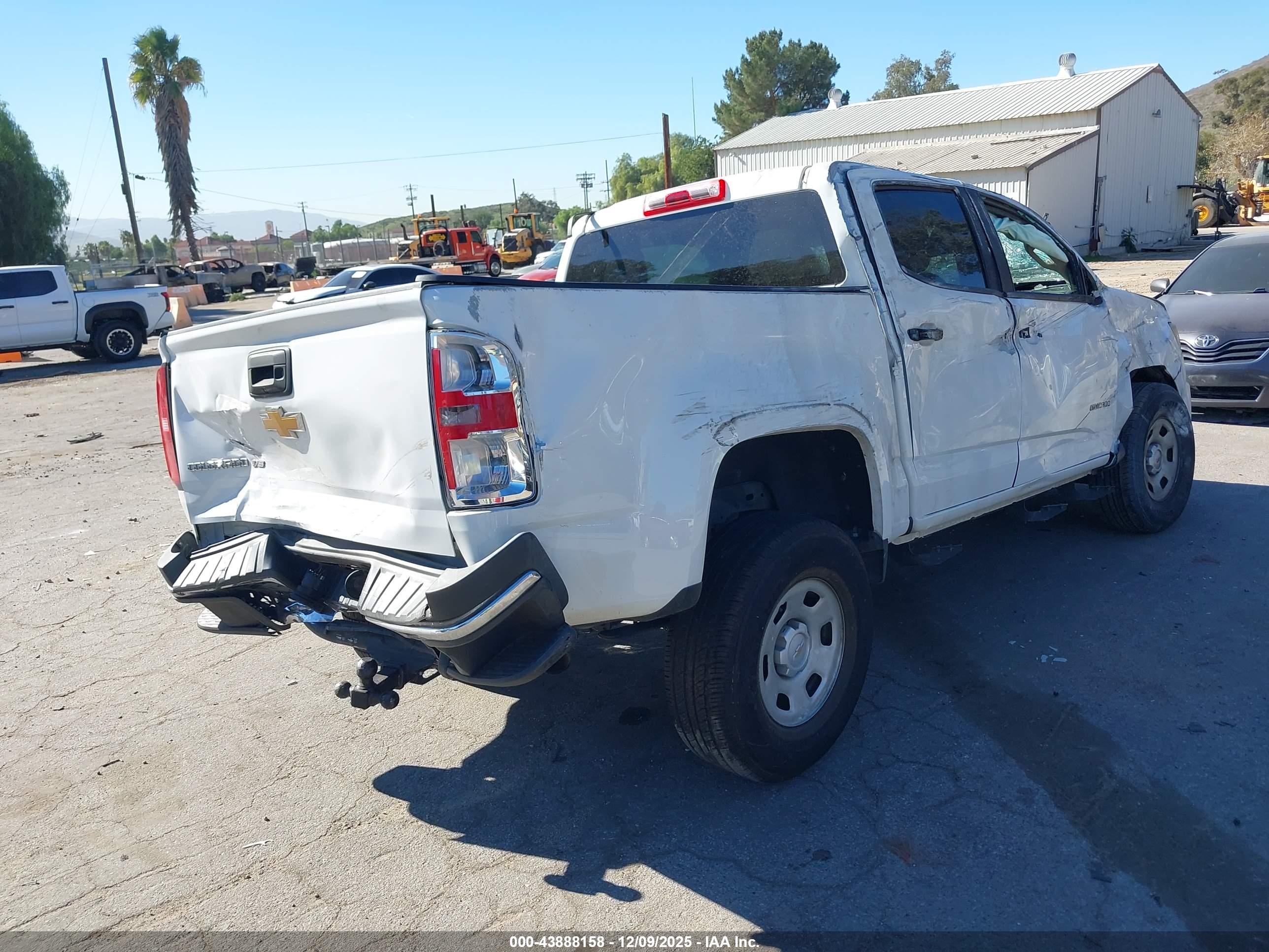 CHEVROLET COLORADO image 4