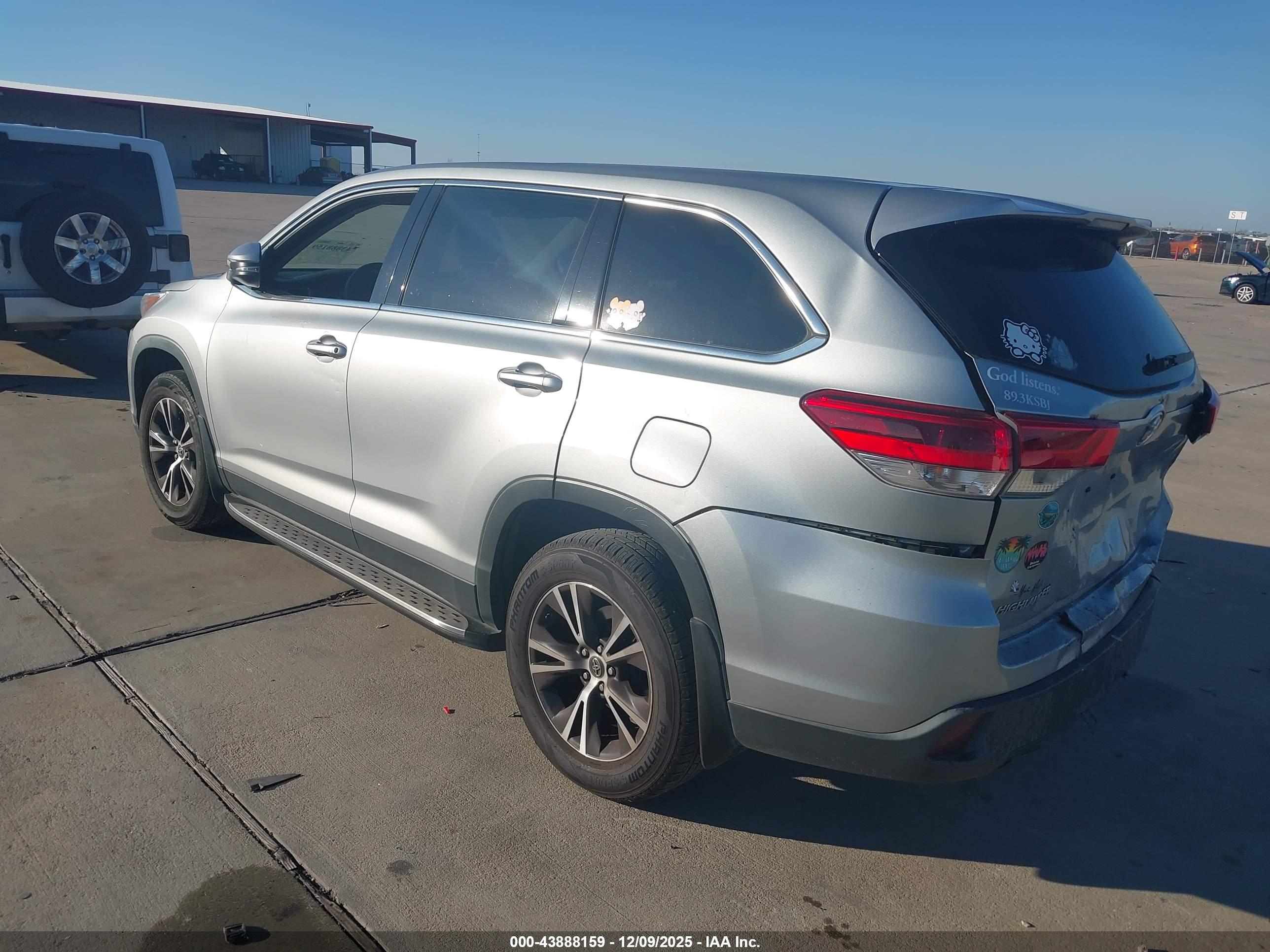 TOYOTA HIGHLANDER image 3