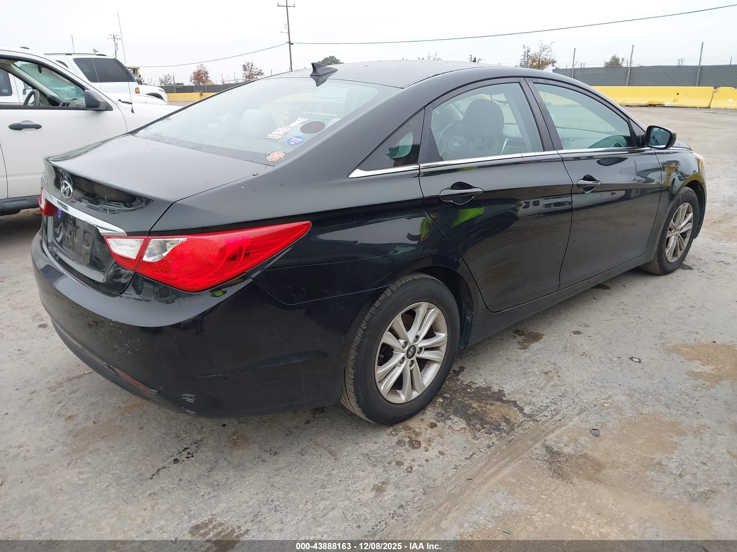 HYUNDAI SONATA image 4