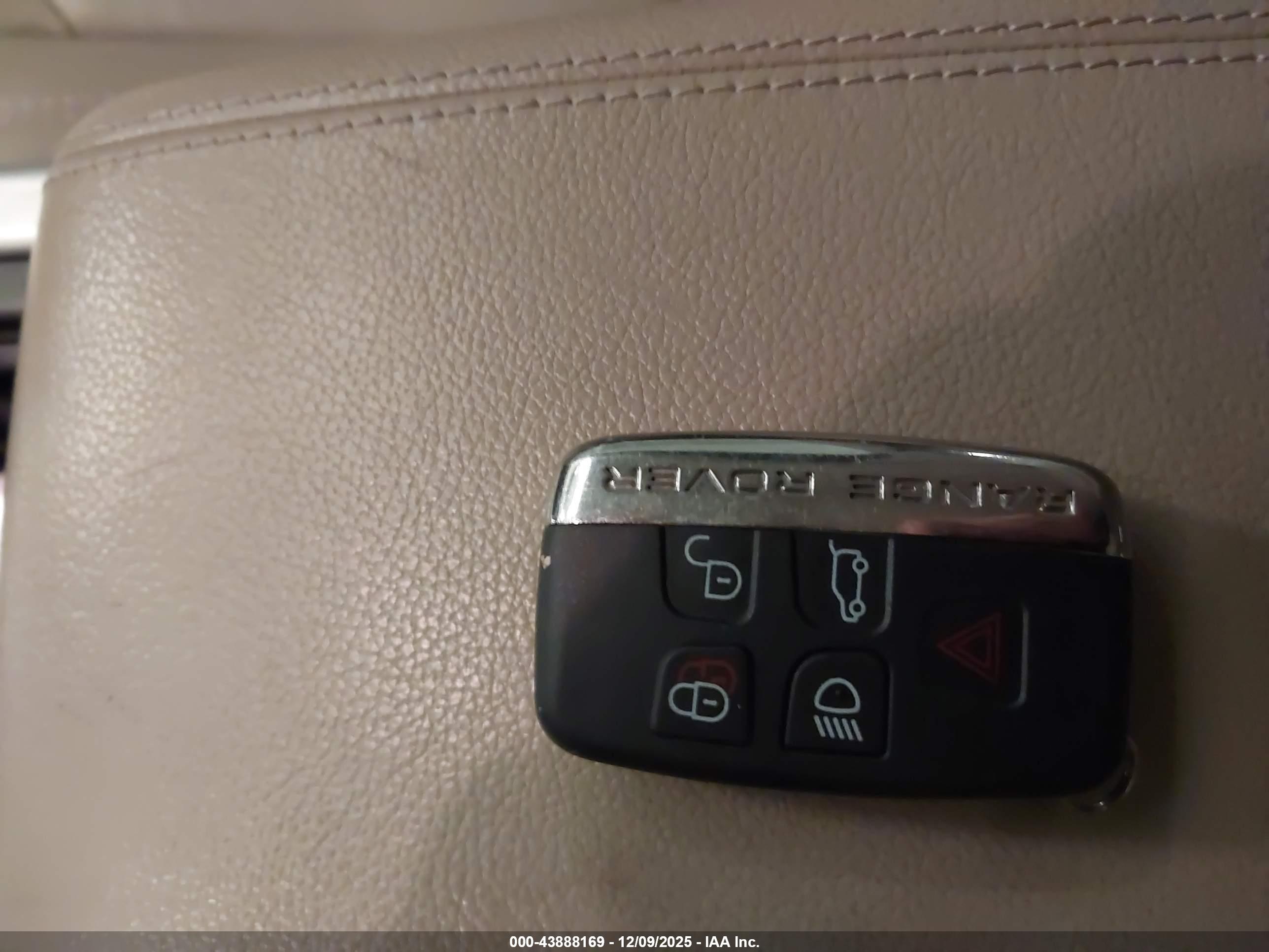 LAND ROVER image 11