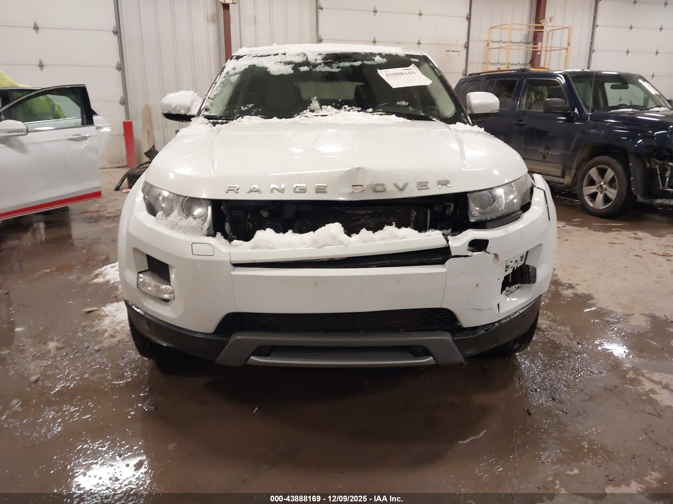 LAND ROVER image 6