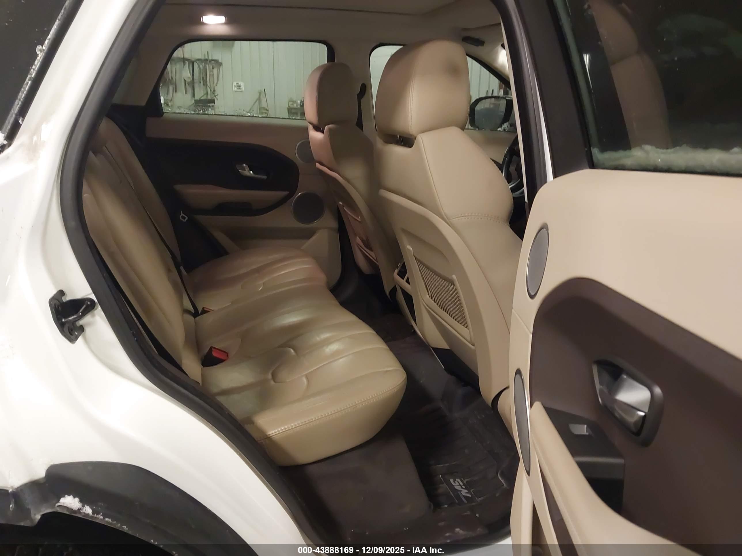 LAND ROVER image 8