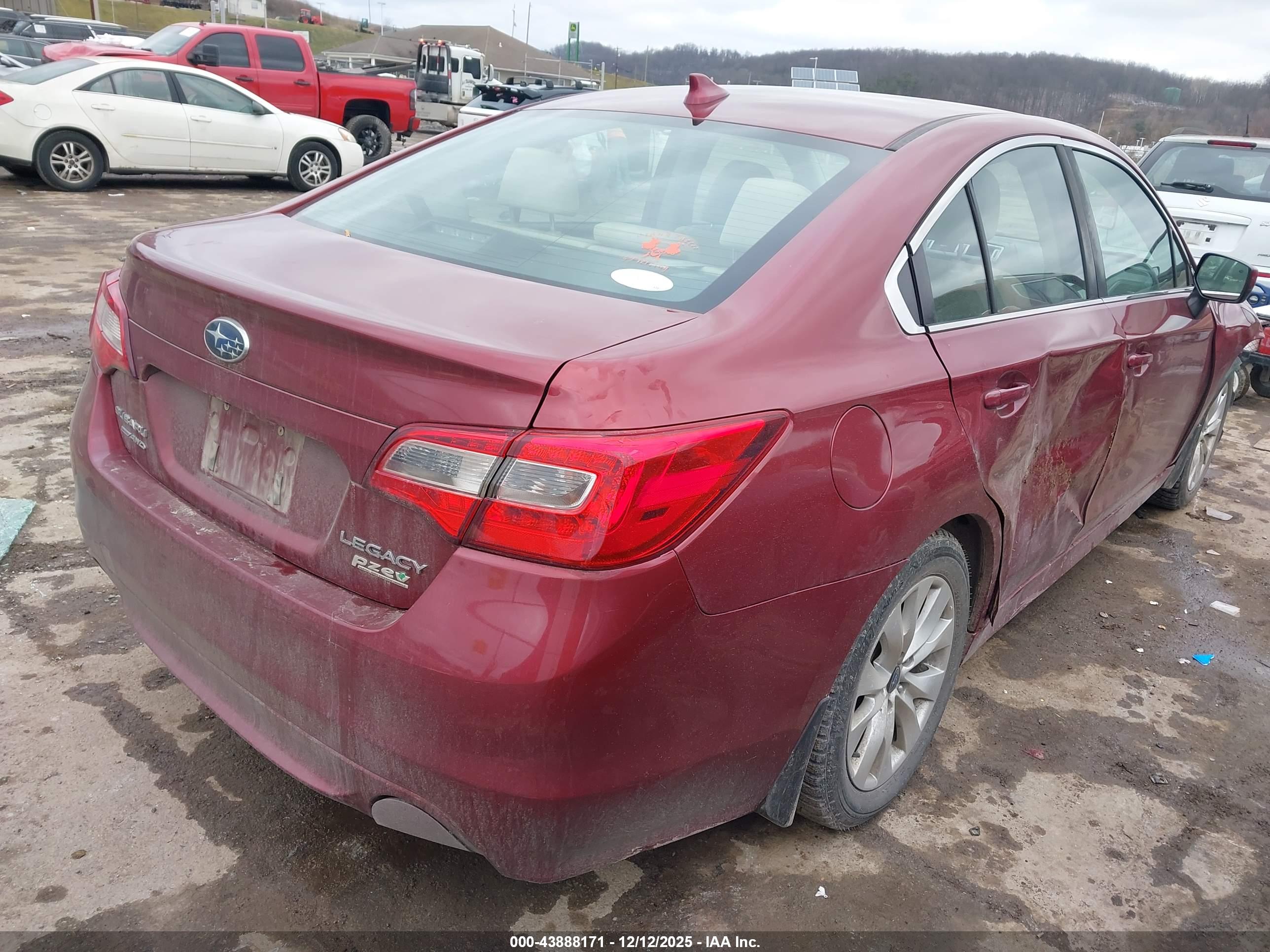 SUBARU LEGACY image 4