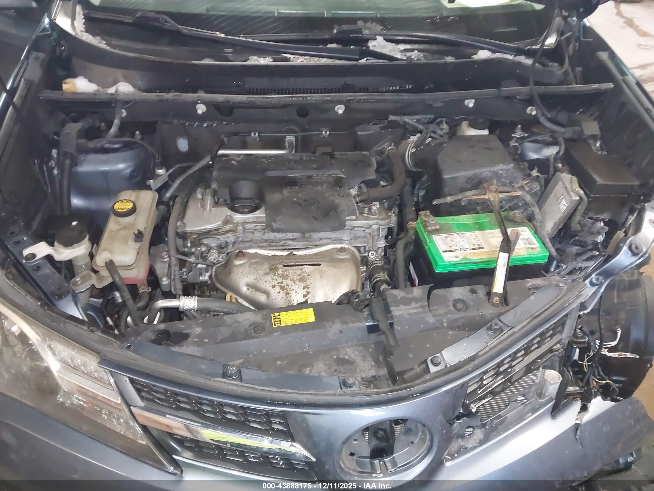 TOYOTA RAV4 image 10