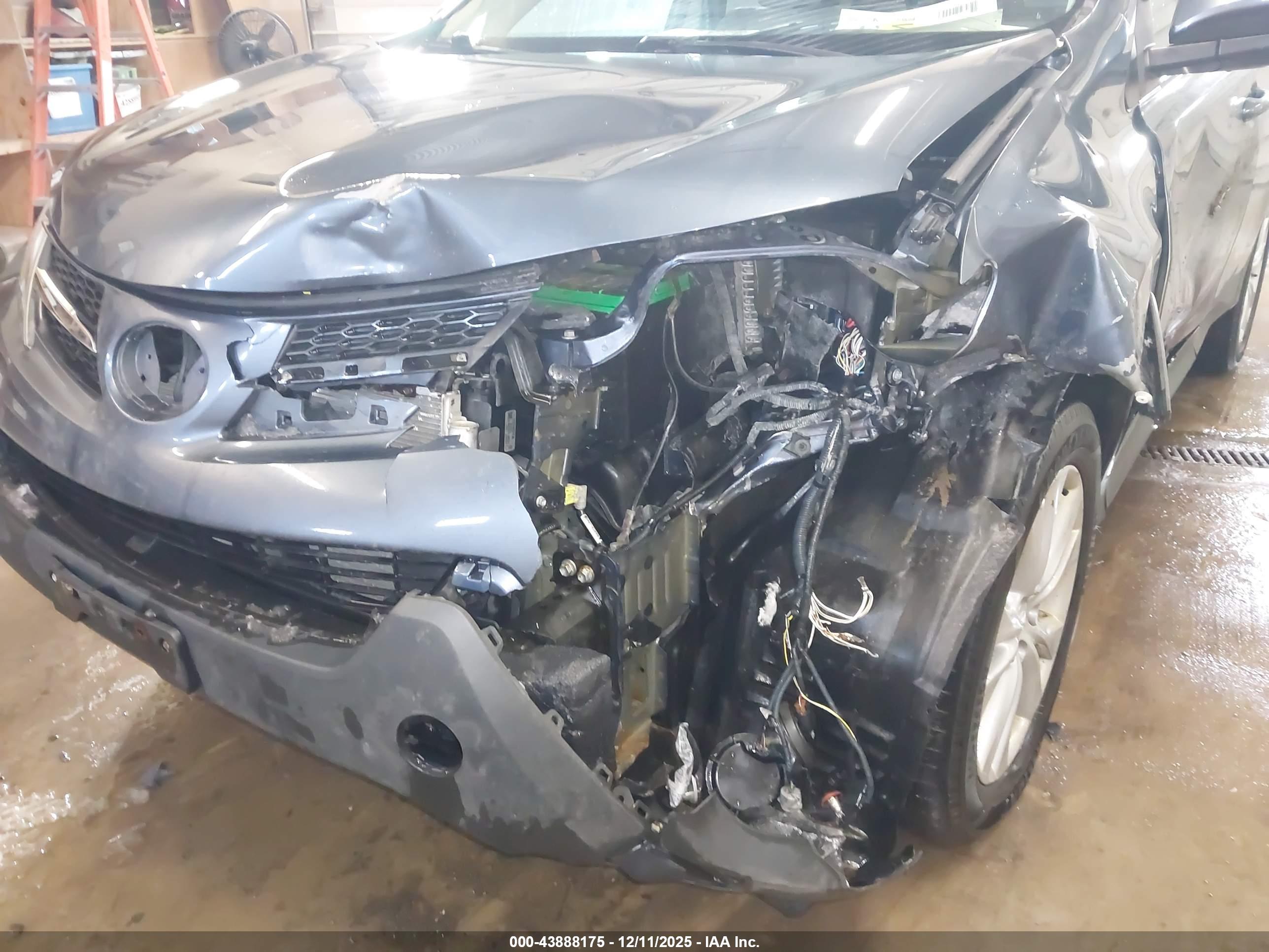 TOYOTA RAV4 image 6